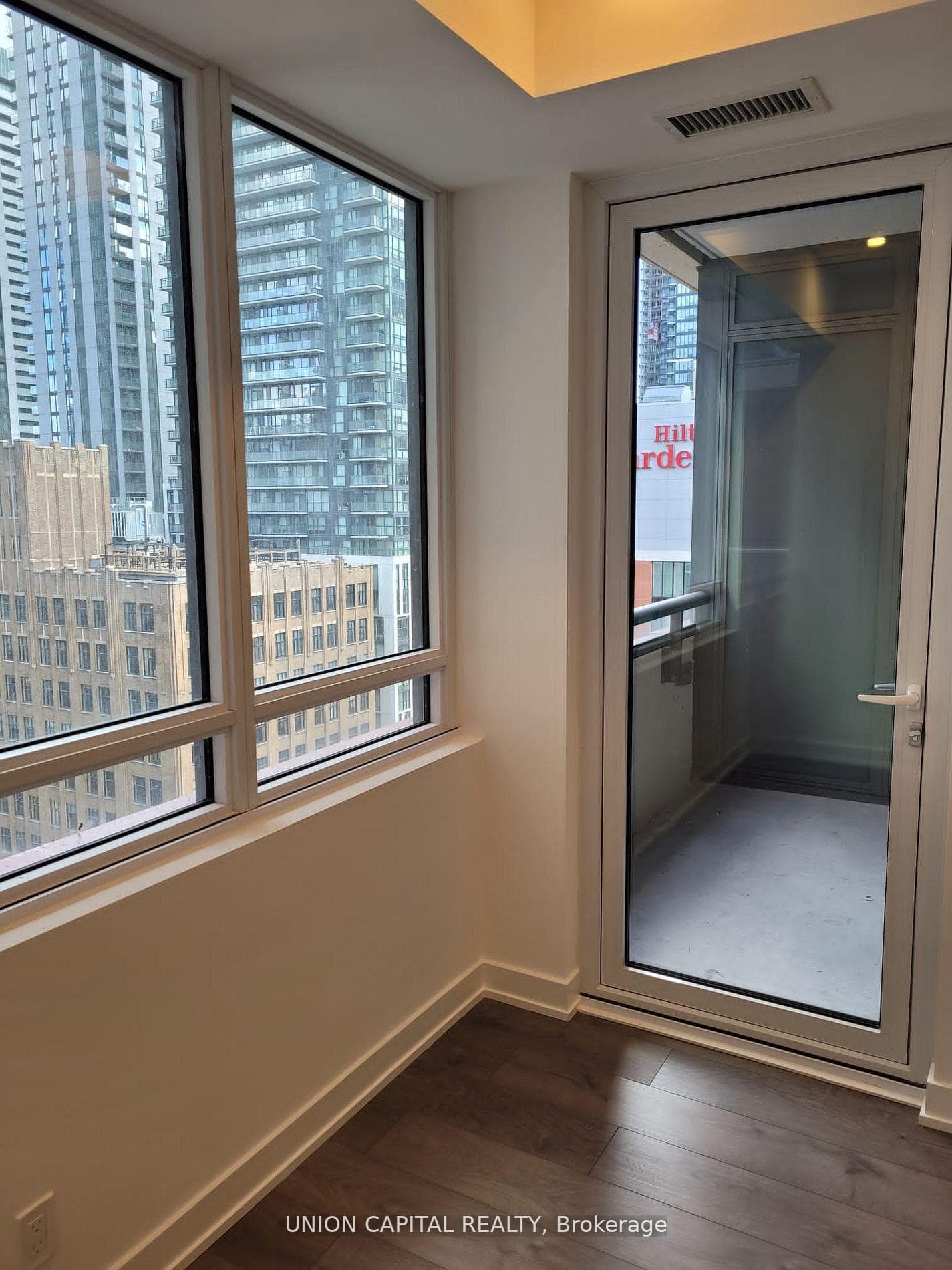 108 Peter Street Unit 1511 photo 6