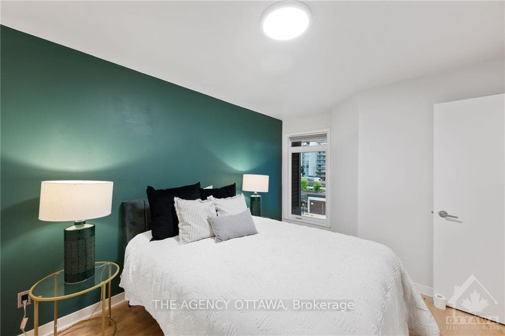 414 NEPEAN Street Unit A photo 22