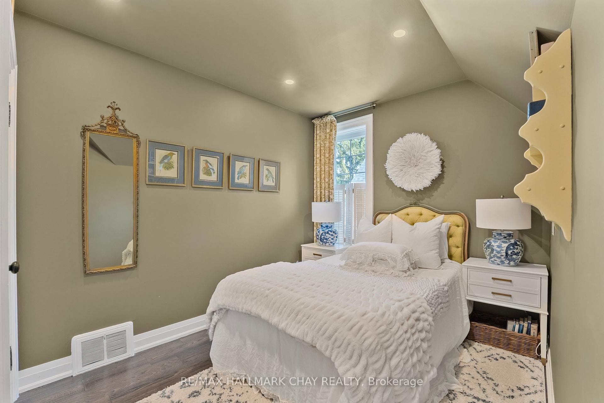 11 Catherine Avenue photo 32