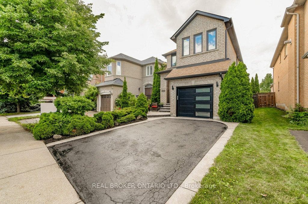 2101 Westmount Drive photo 2