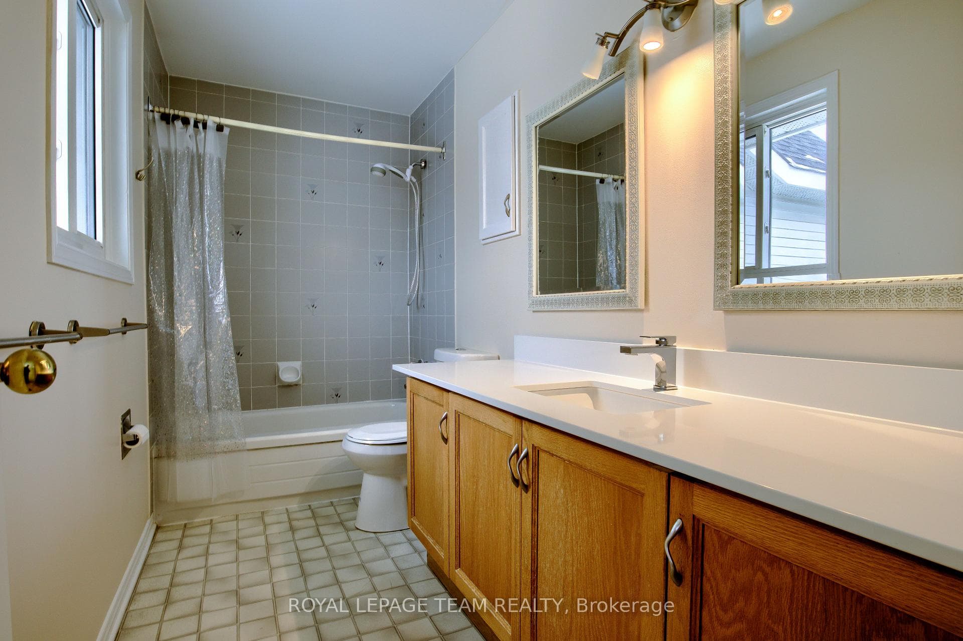 55 McGibbon Drive photo 12