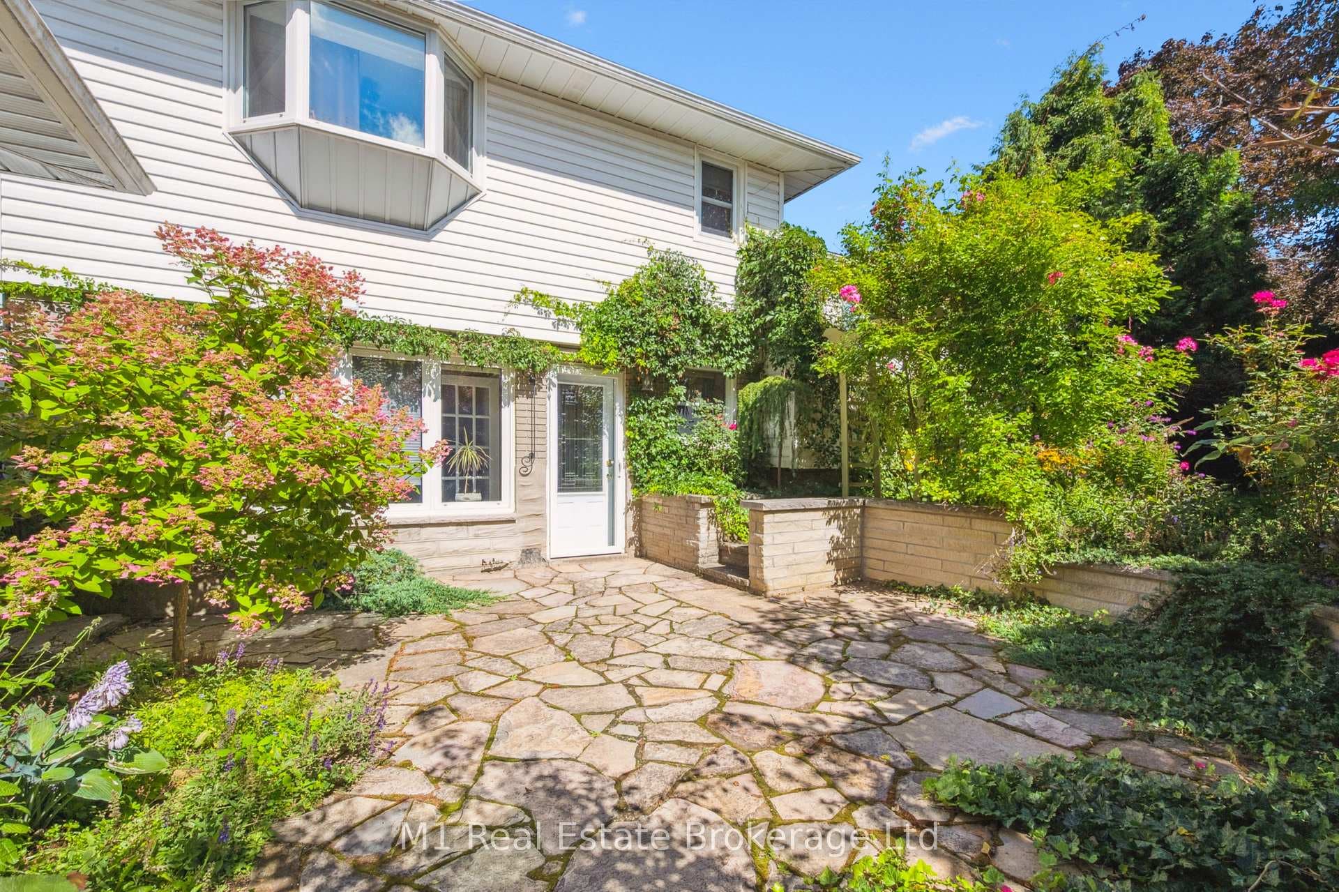 21 Gladstone Avenue photo 3