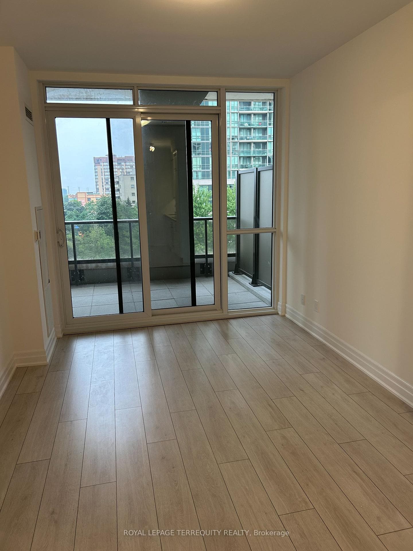 30 Elm Drive Unit 307 photo 23