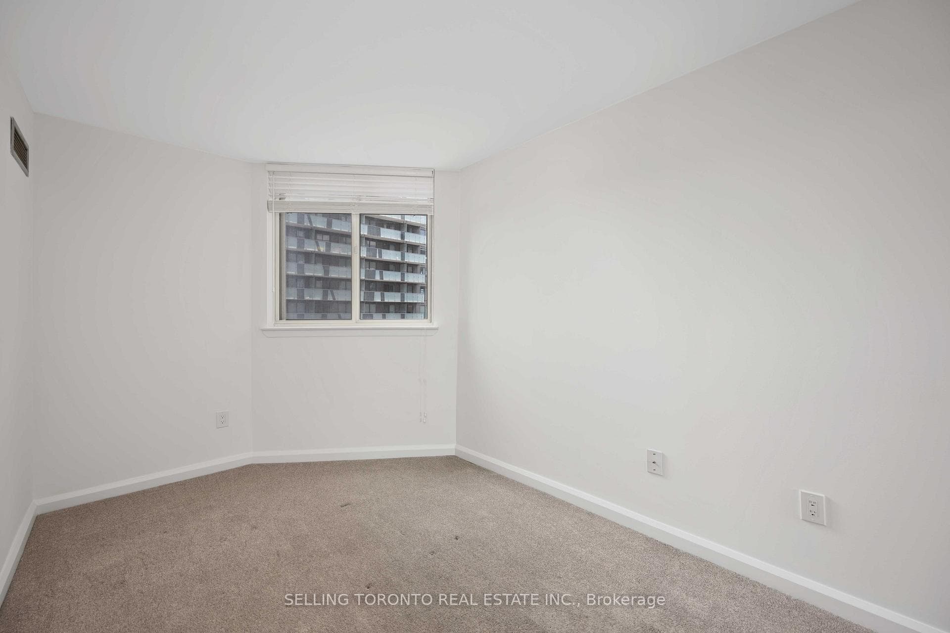 1055 Bay Street Unit 712 photo 14