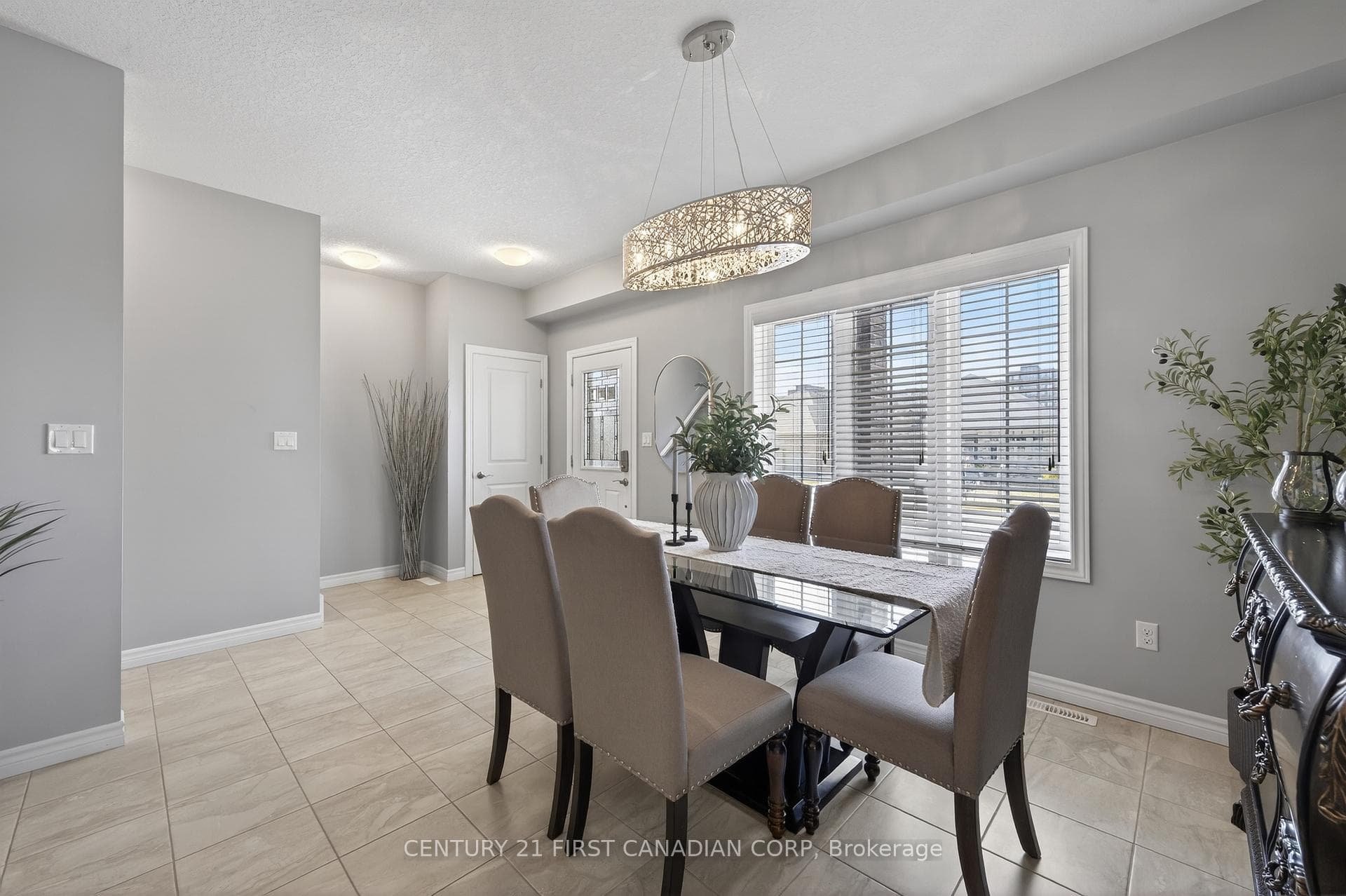 3173 Singleton Avenue photo 5