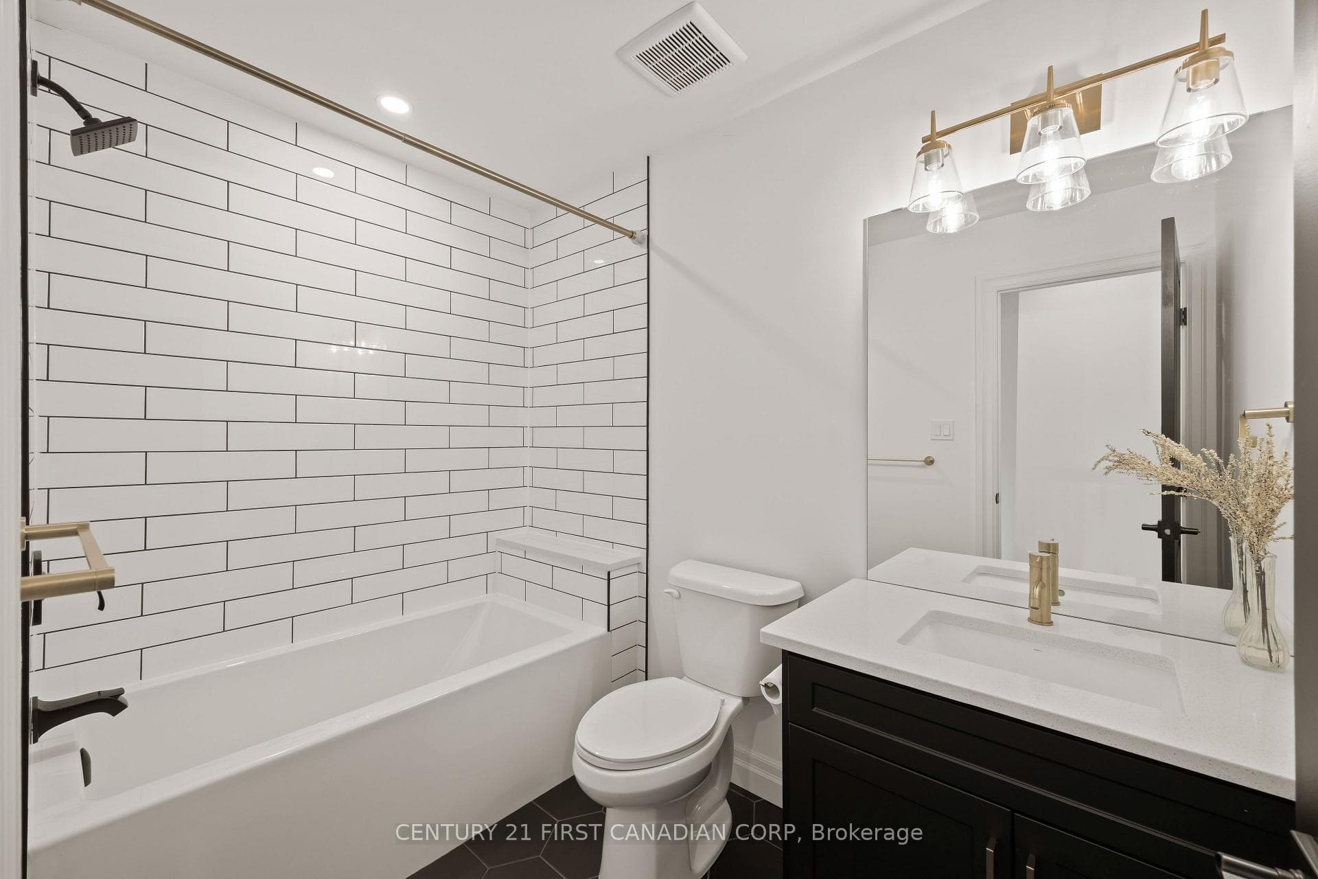 8 Oscar Davis Court photo 27
