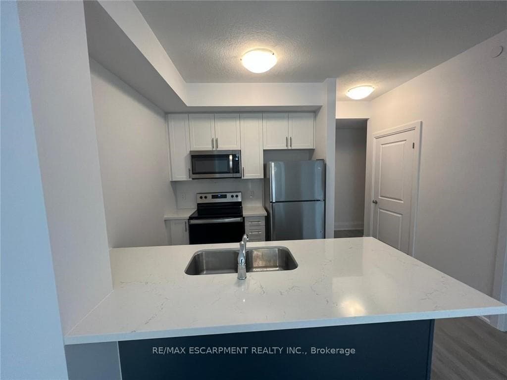 5055 Greenlane Road Unit 340 photo 12