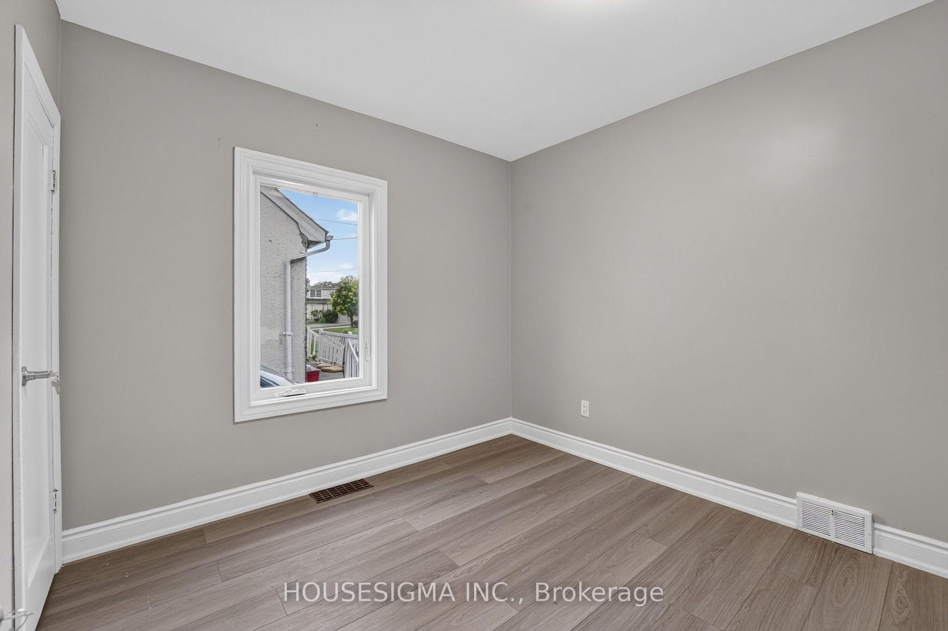342 Carlton Street photo 15