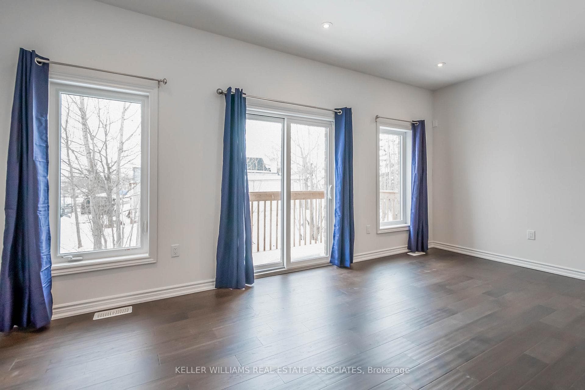 3981 Crown Street photo 8