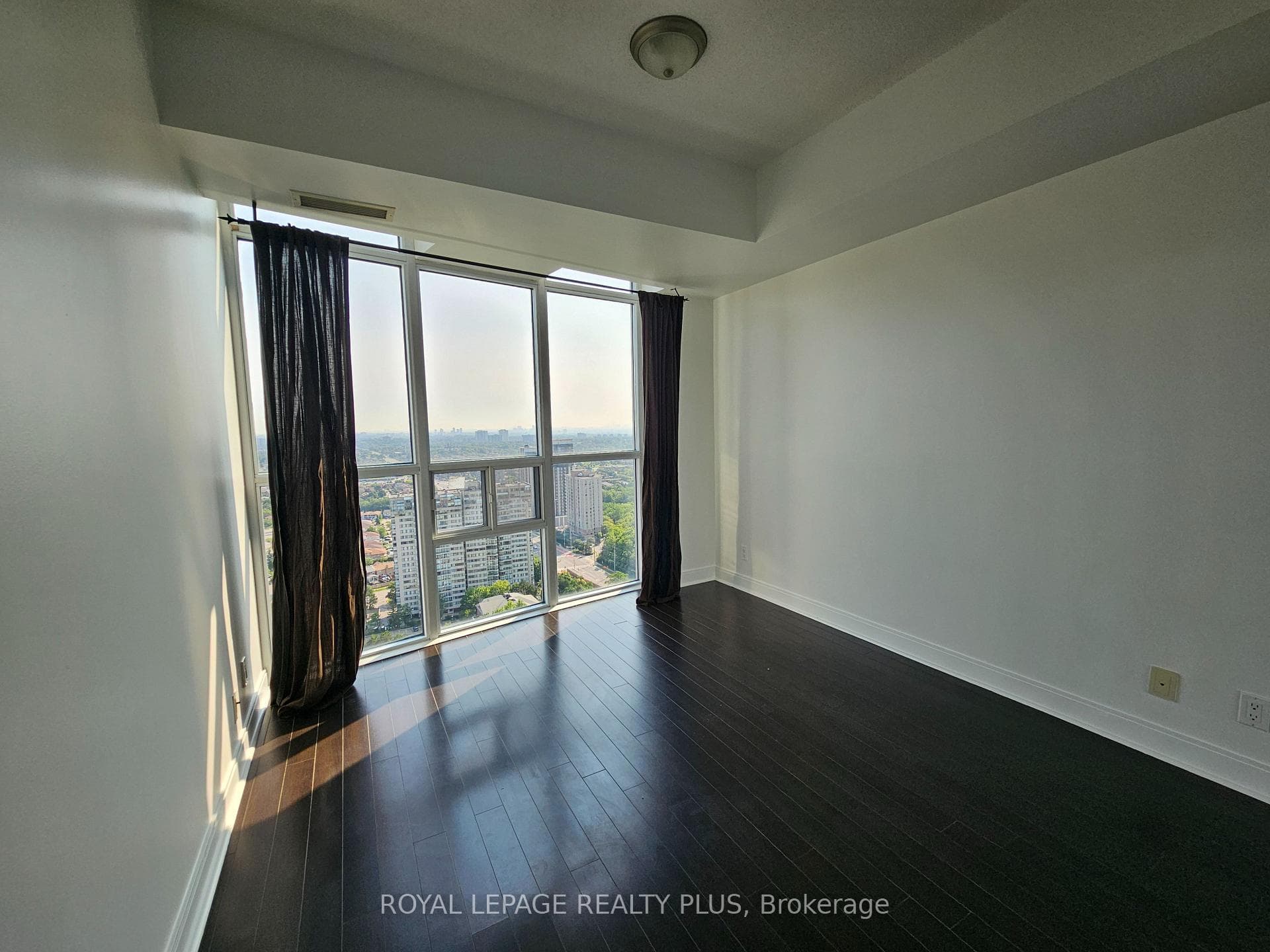 80 Absolute Avenue Unit 2802 photo 7