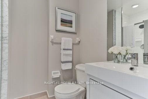 700 King Street Unit 813 photo 13
