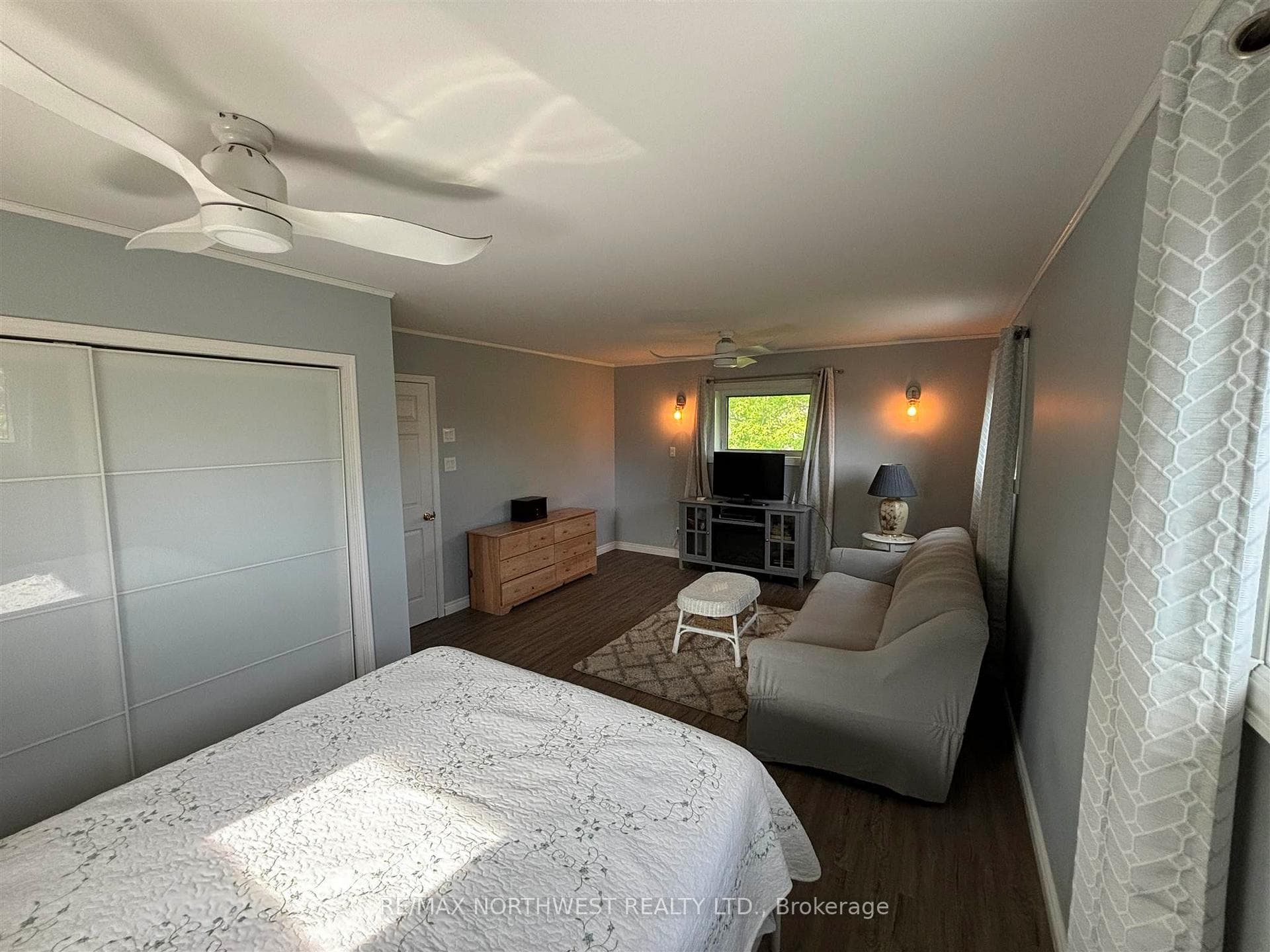58 NORMAN DR photo 31