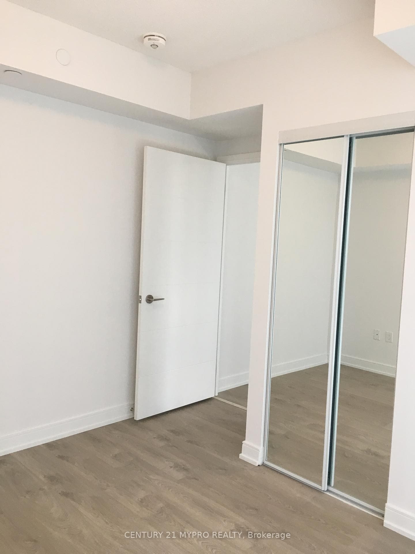 50 Wellesley Street Unit 1711 photo 4