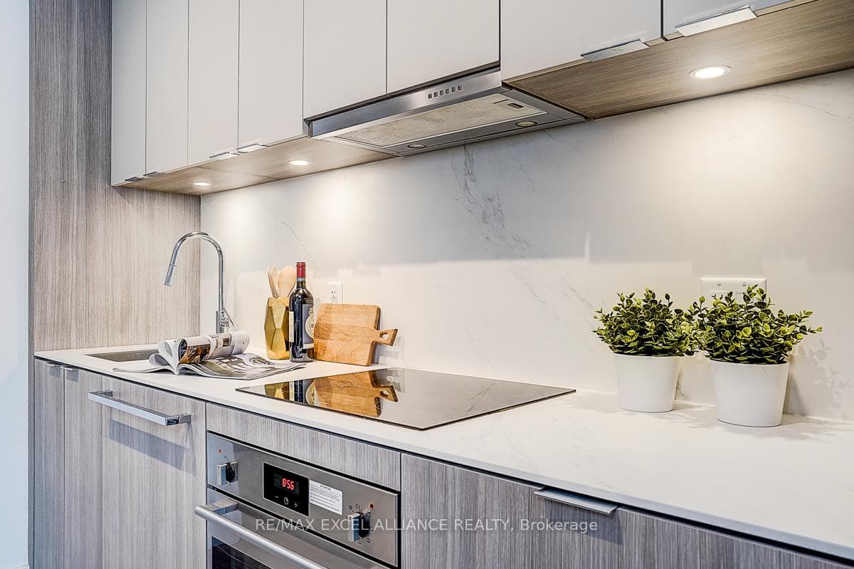 6 Greenbriar Road Unit 307 photo 6