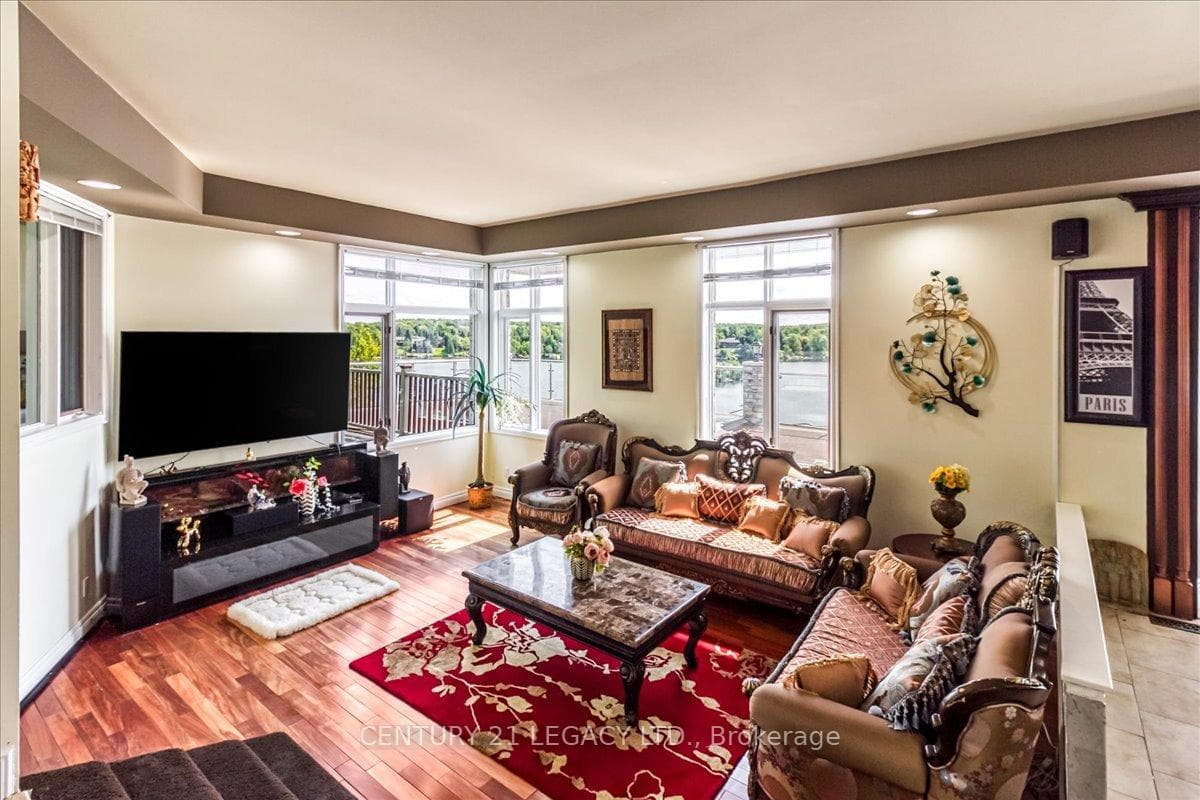 376 Maki Avenue photo 11