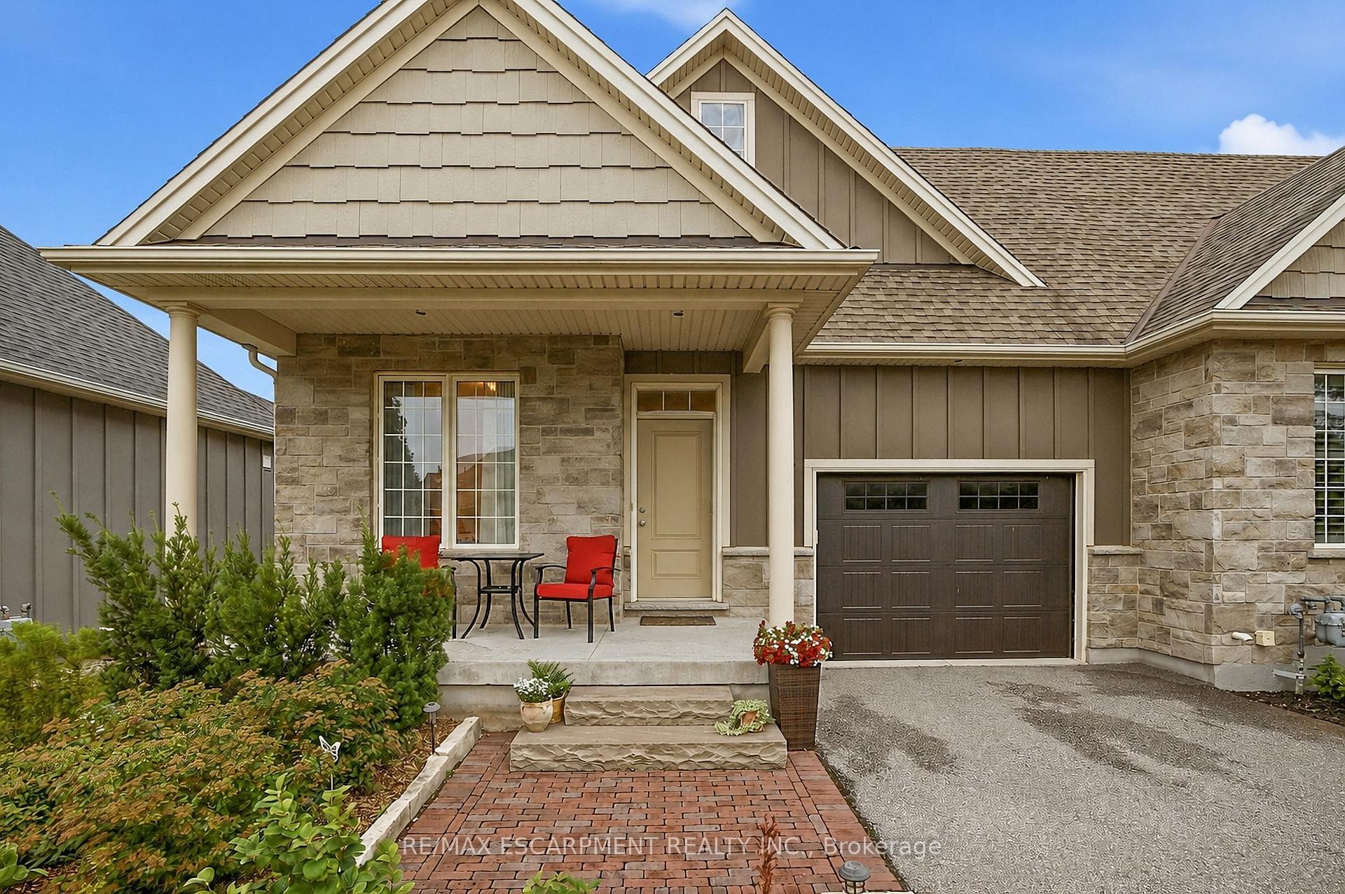 33 Pierpoint Drive photo 1