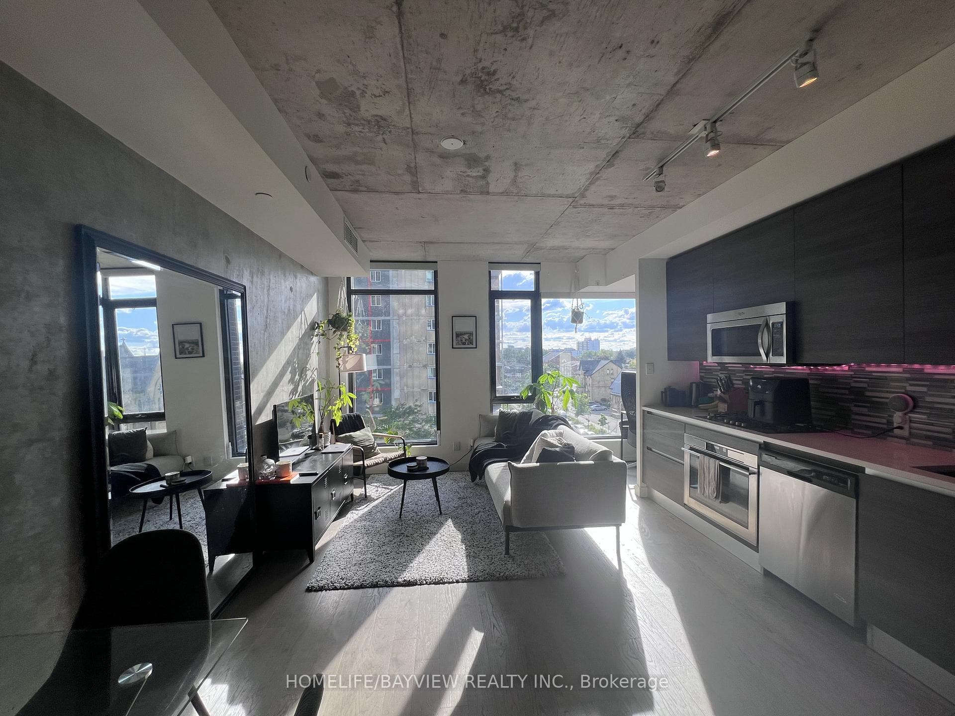 111 Bathurst Street Unit 403 photo 1