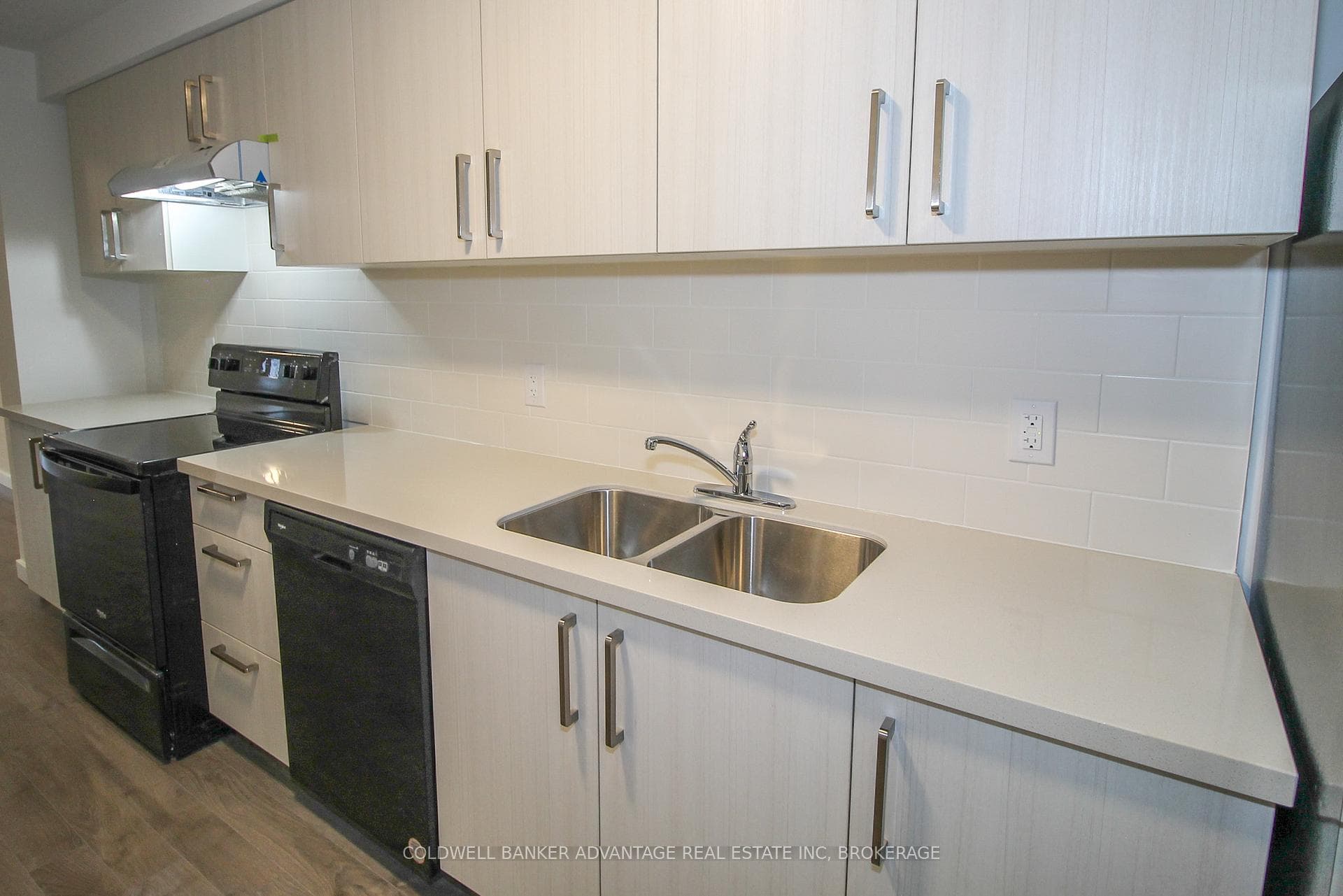 311 Chaffey Street photo 7