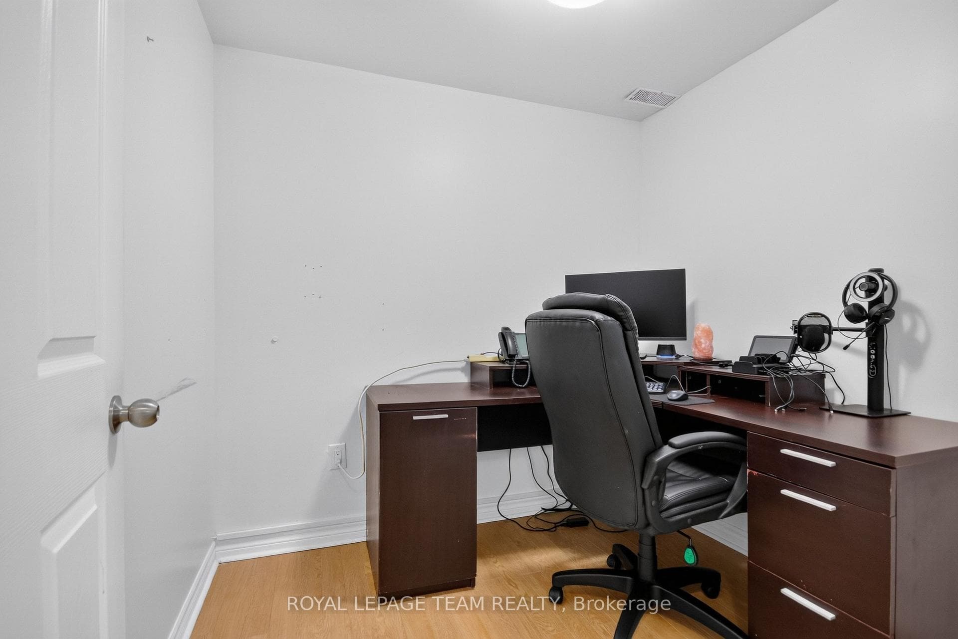 148 CHARLOTTE Street photo 34