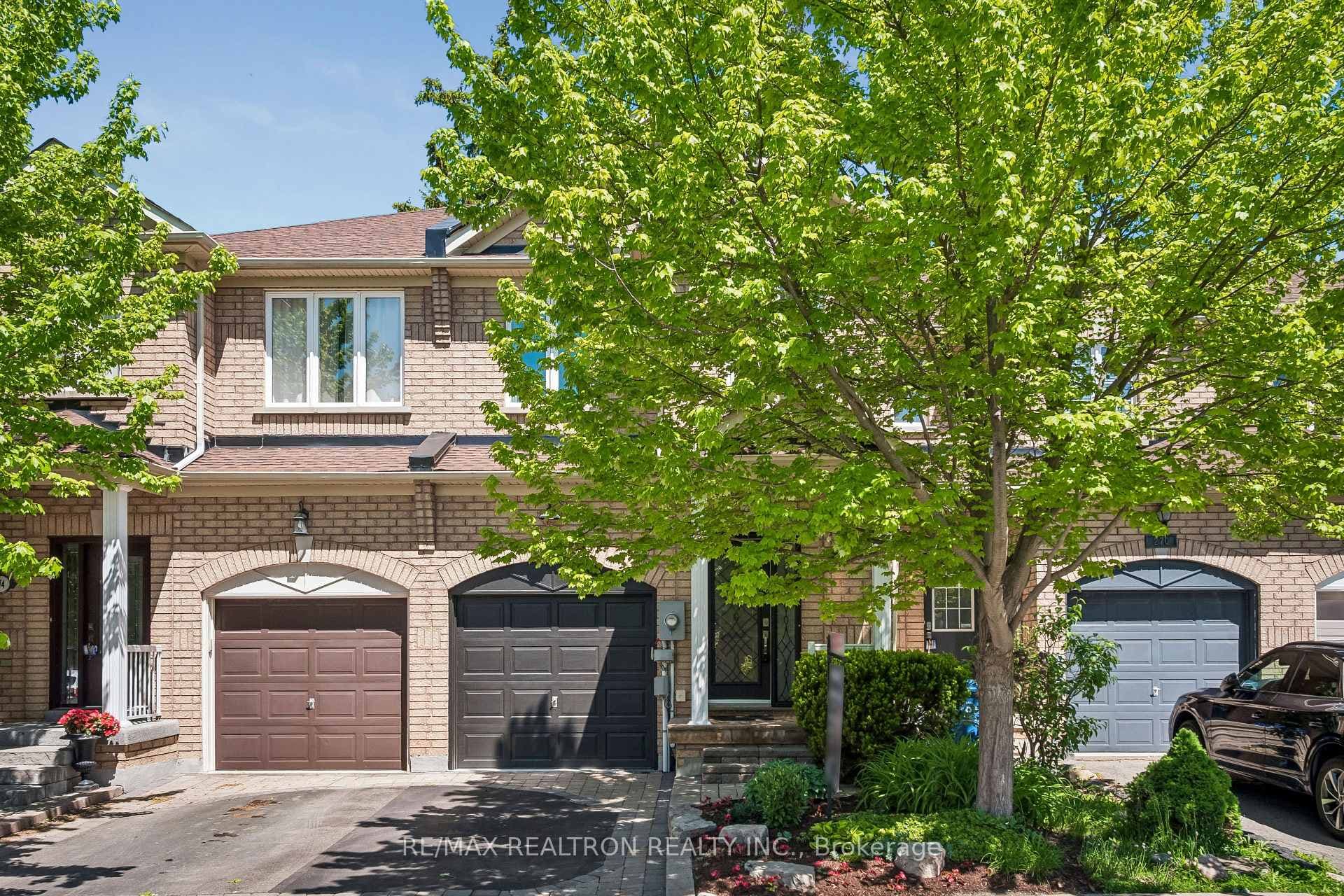 272 Tom Taylor Crescent photo 1