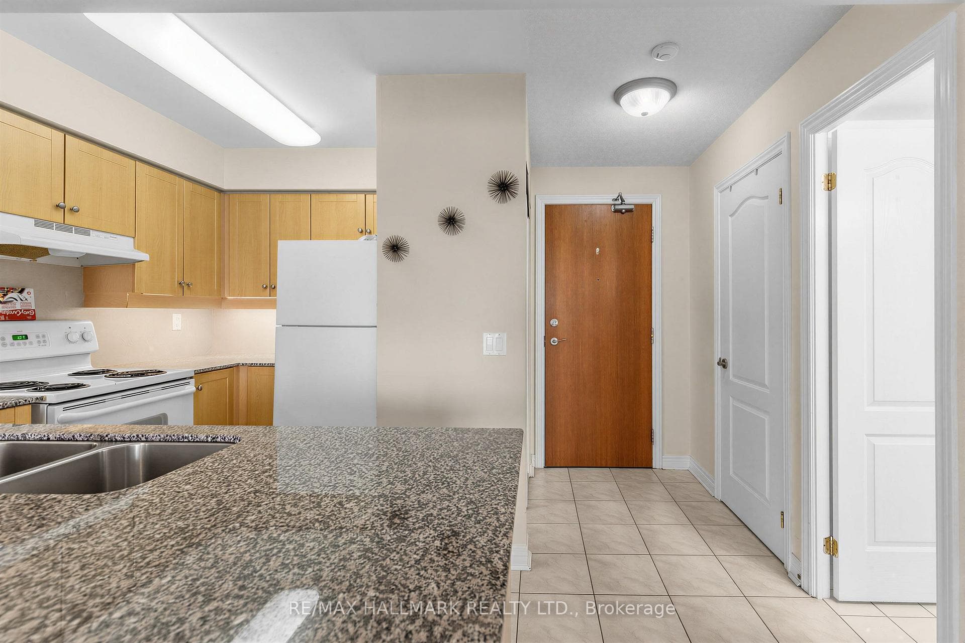 50 Disera Drive Unit 1206 photo 6