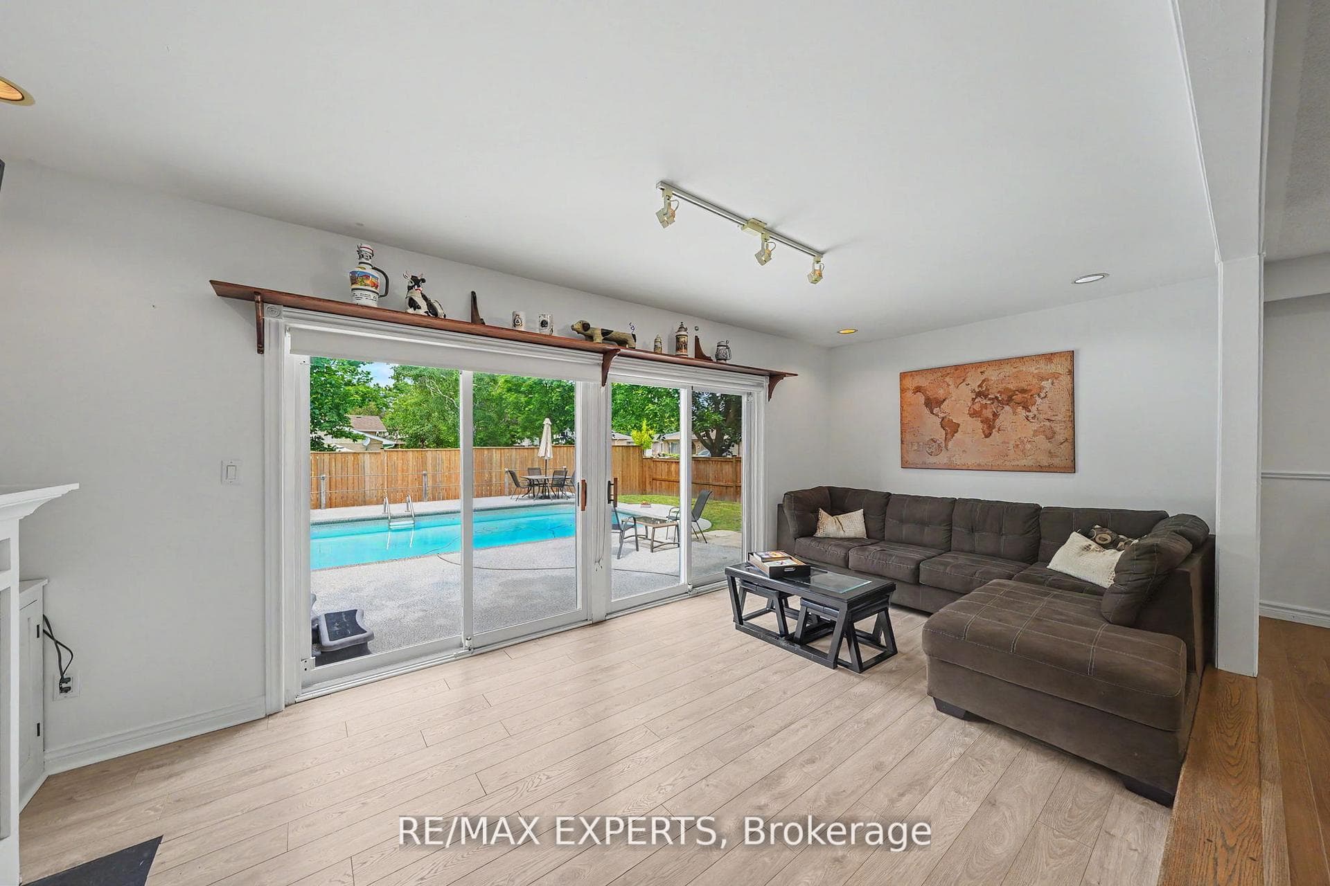 32 Oak Court photo 16