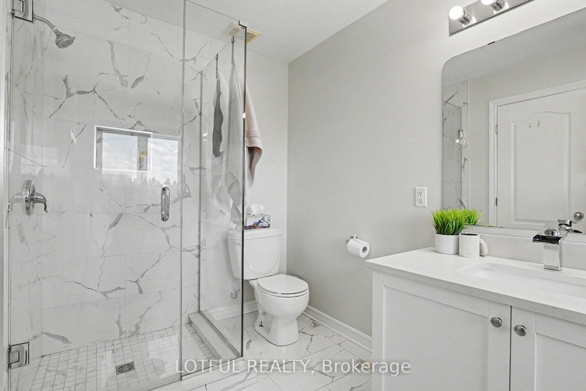 365 Riversedge Crescent photo 19