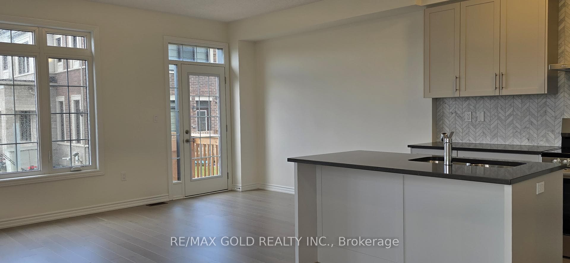 499 Celandine Terrace photo 6
