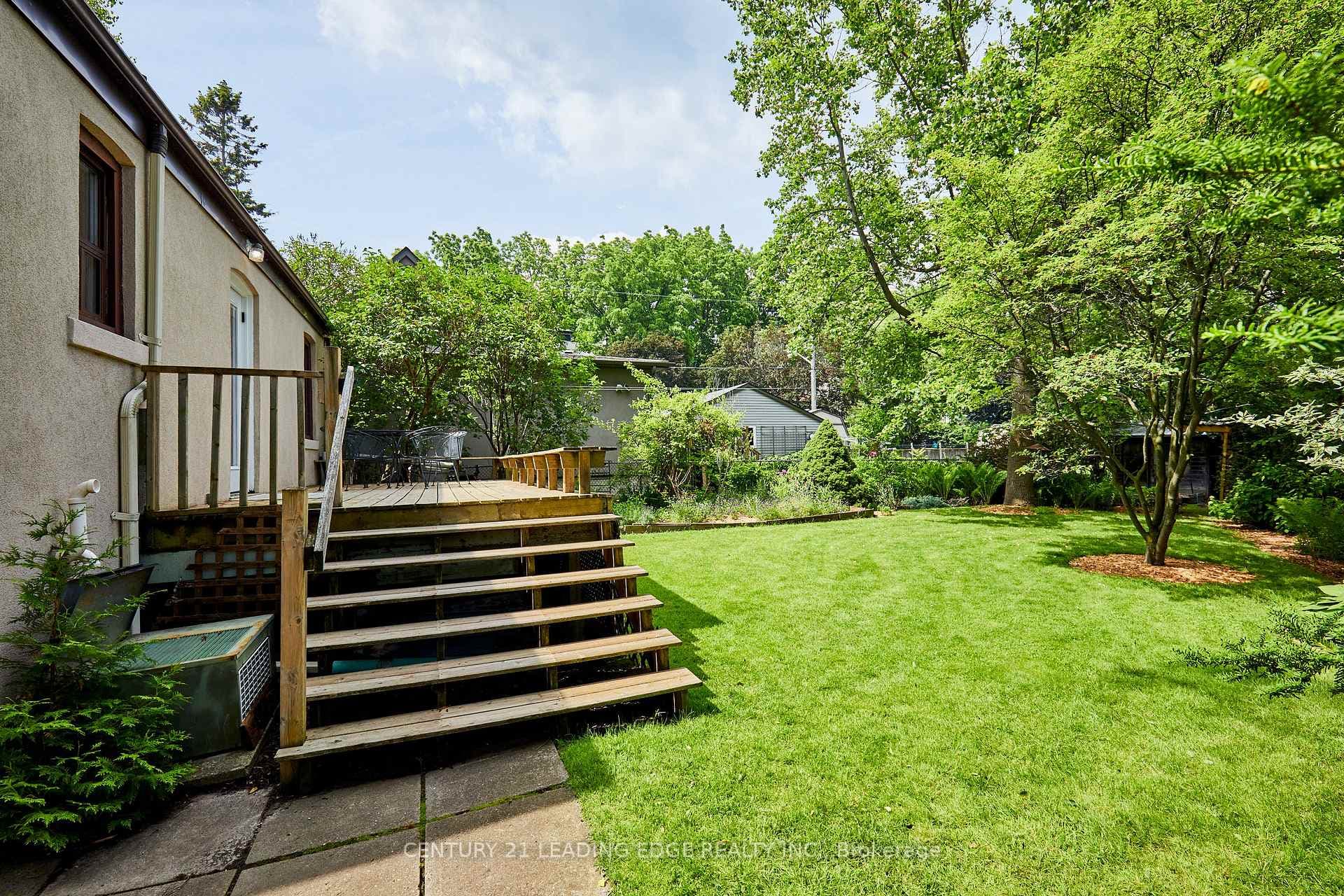 19 Scarboro Crescent photo 27