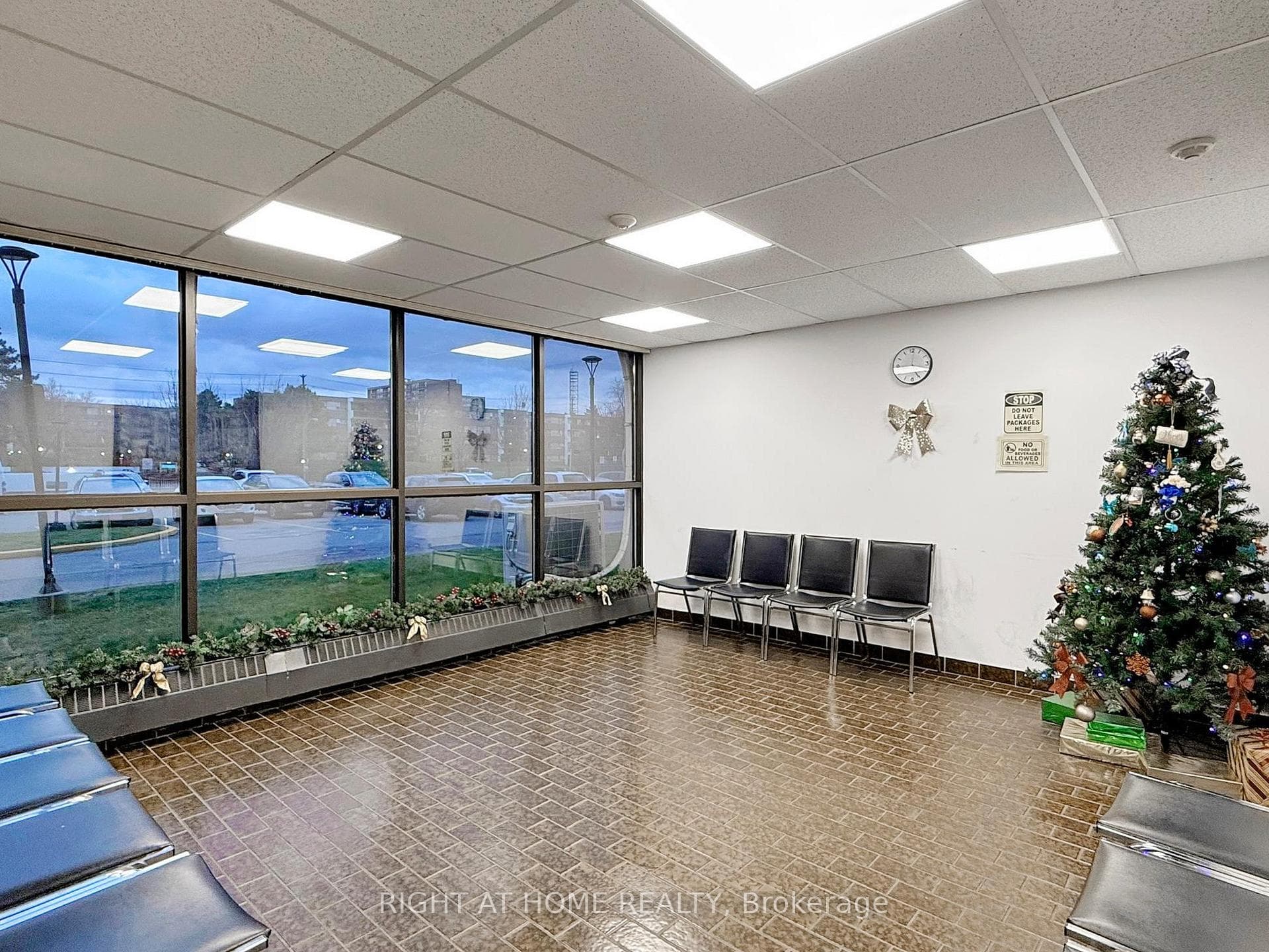 45 Sunrise Avenue Unit 214 photo 4