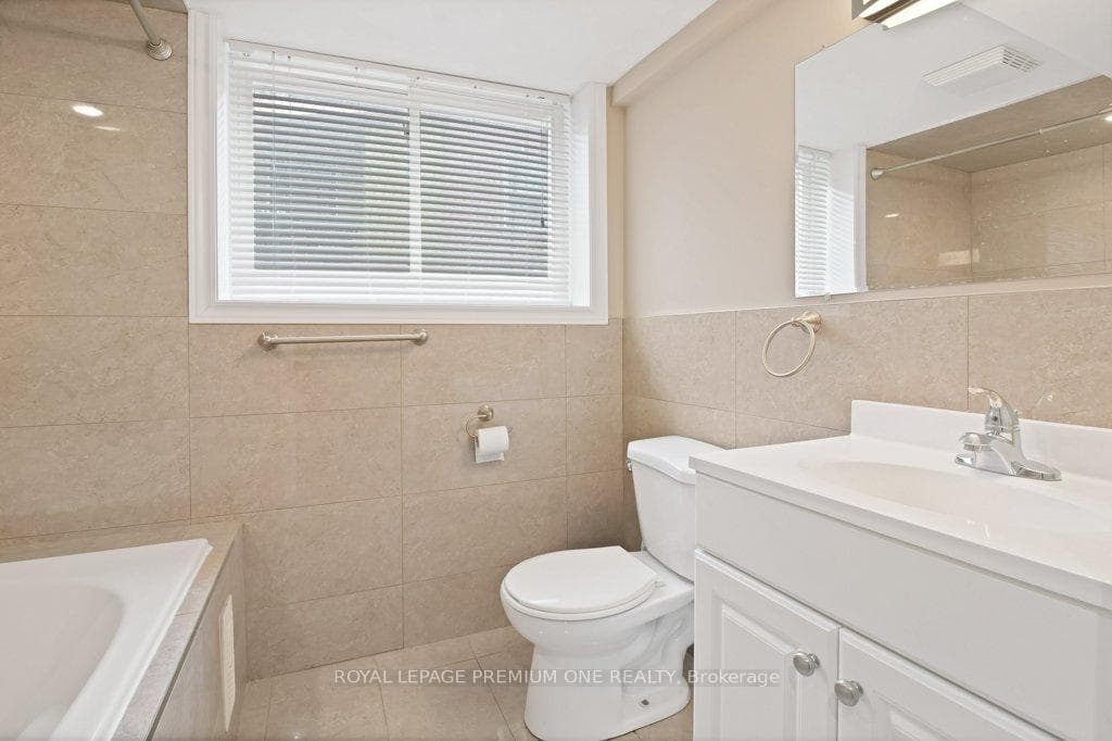 31 Corby Crescent Unit Bsmt photo 25