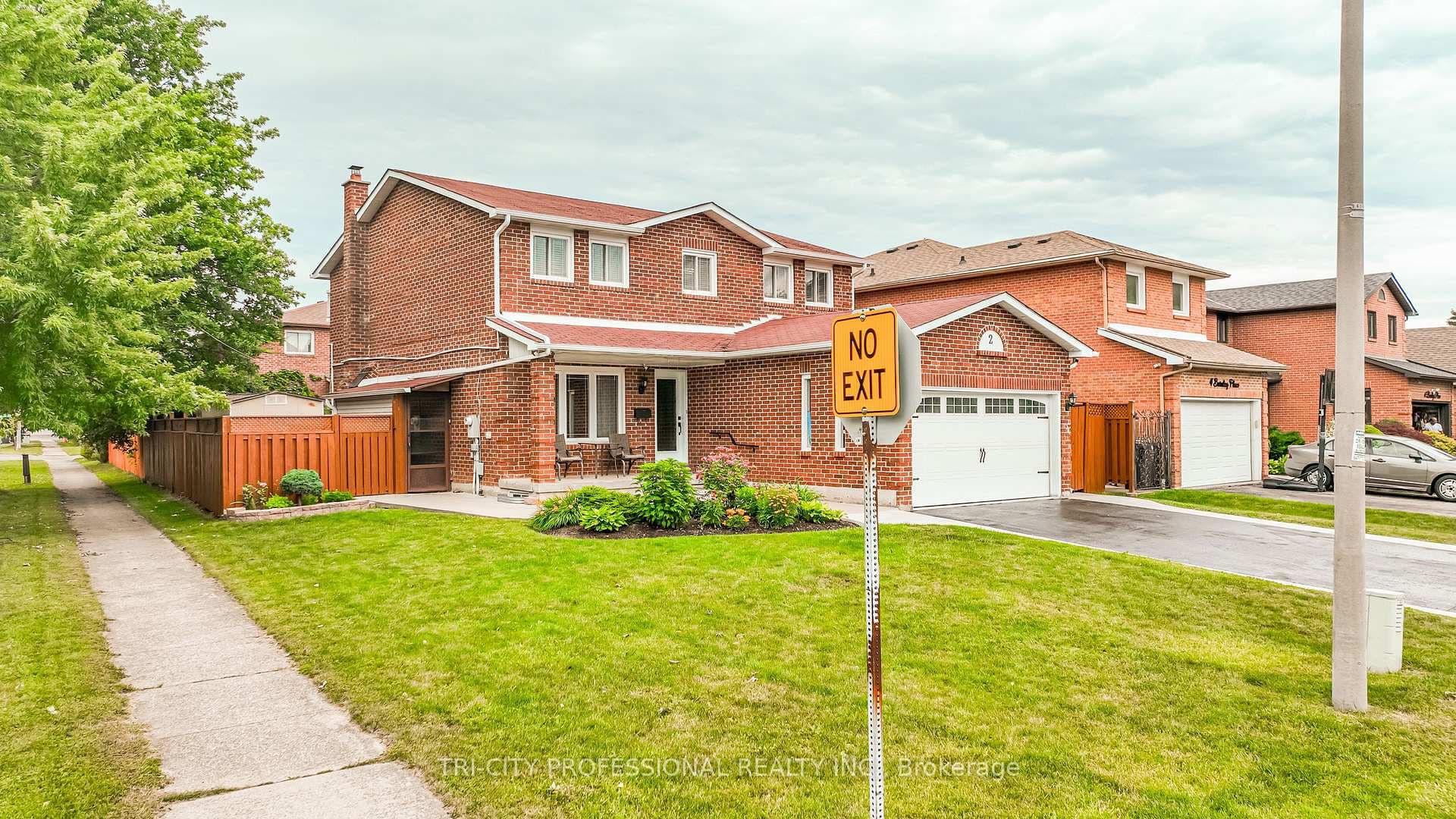 2 Burnley Place photo 2