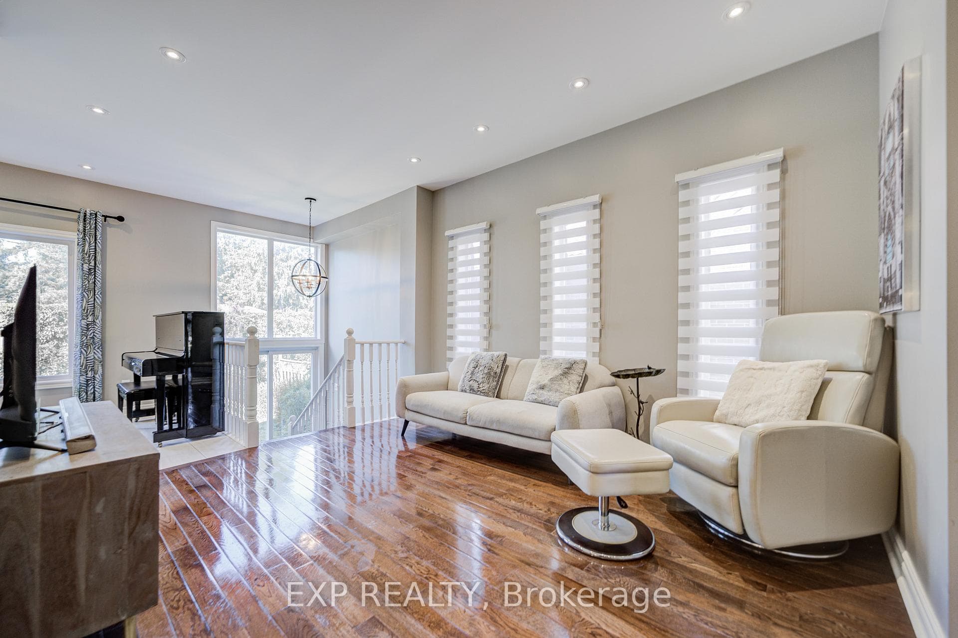 292 Sheridan Court photo 4