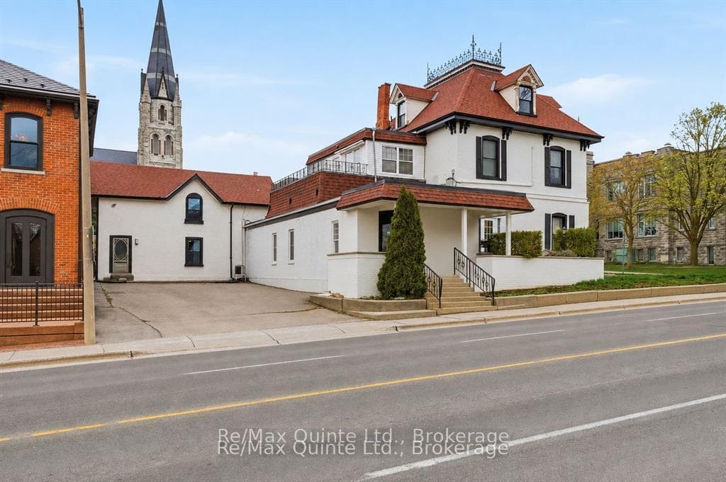 60 VICTORIA Avenue photo 1