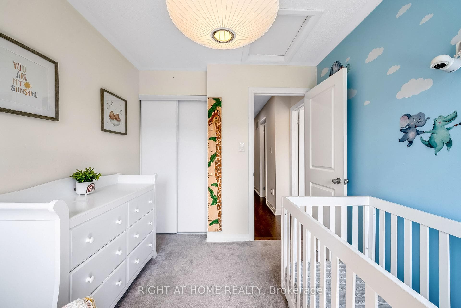 43 Caspian Square photo 14