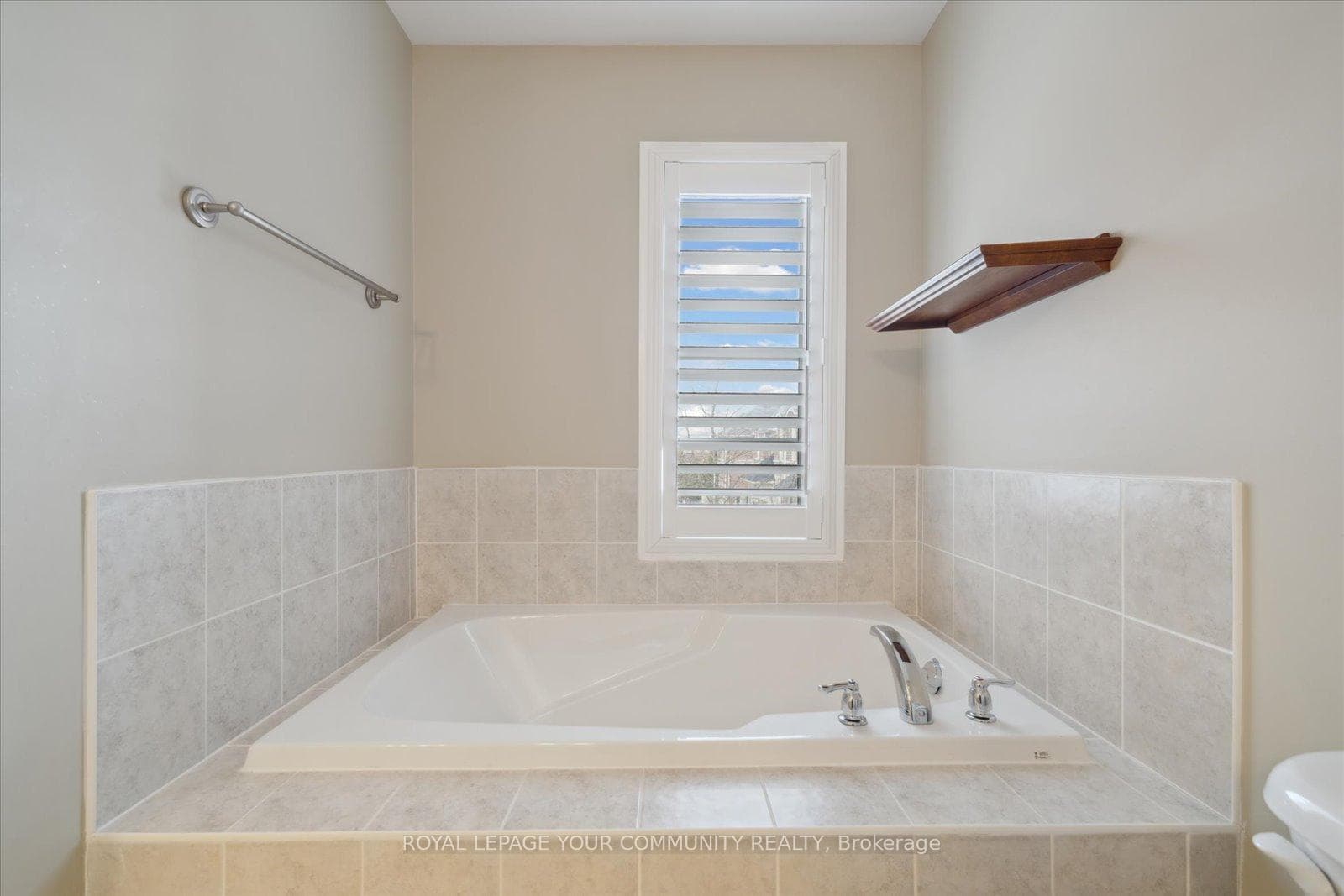 118 Chapman Court photo 32