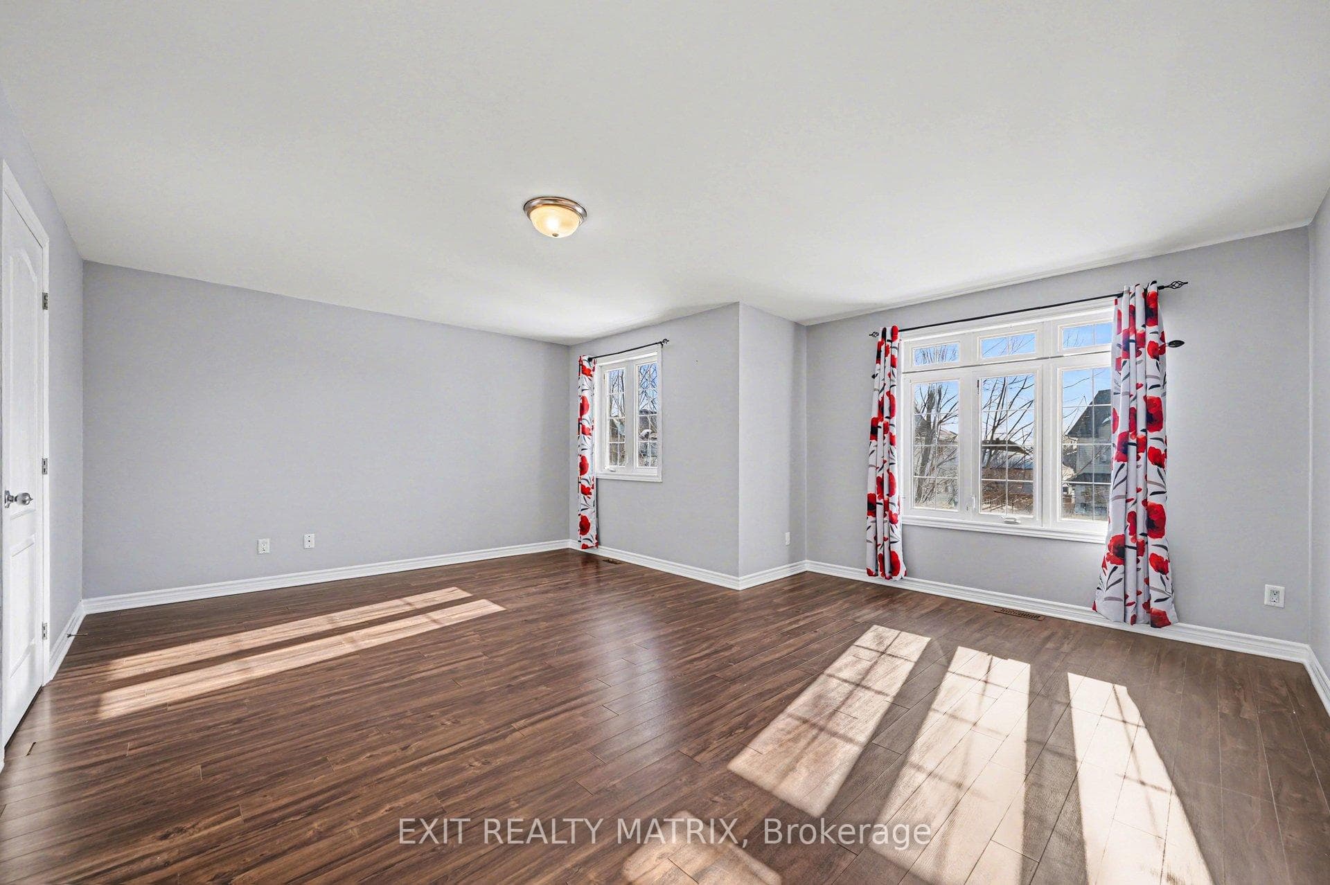 72 Asselin Street photo 5