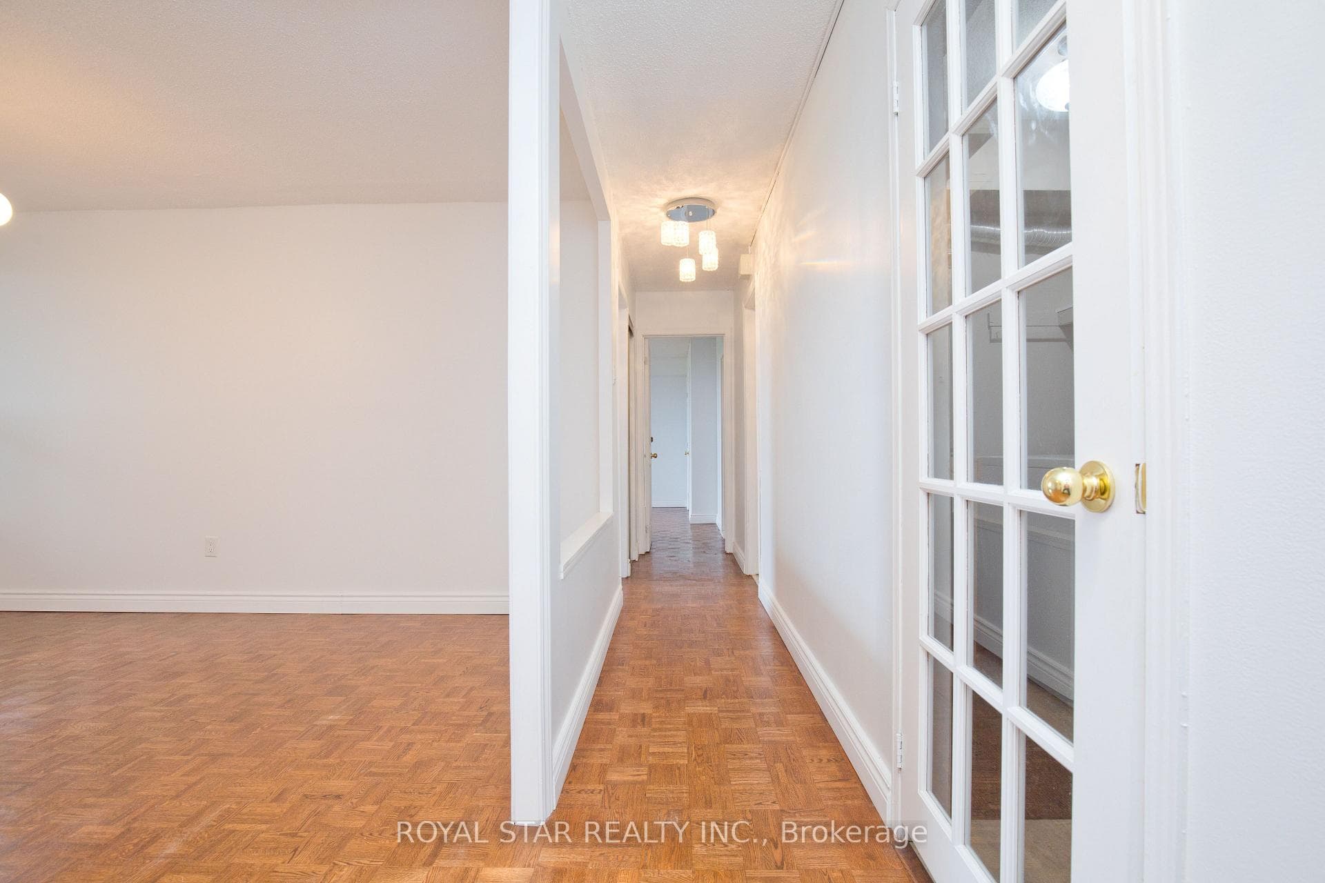 1535 Lakeshore Road Unit 1607 photo 18