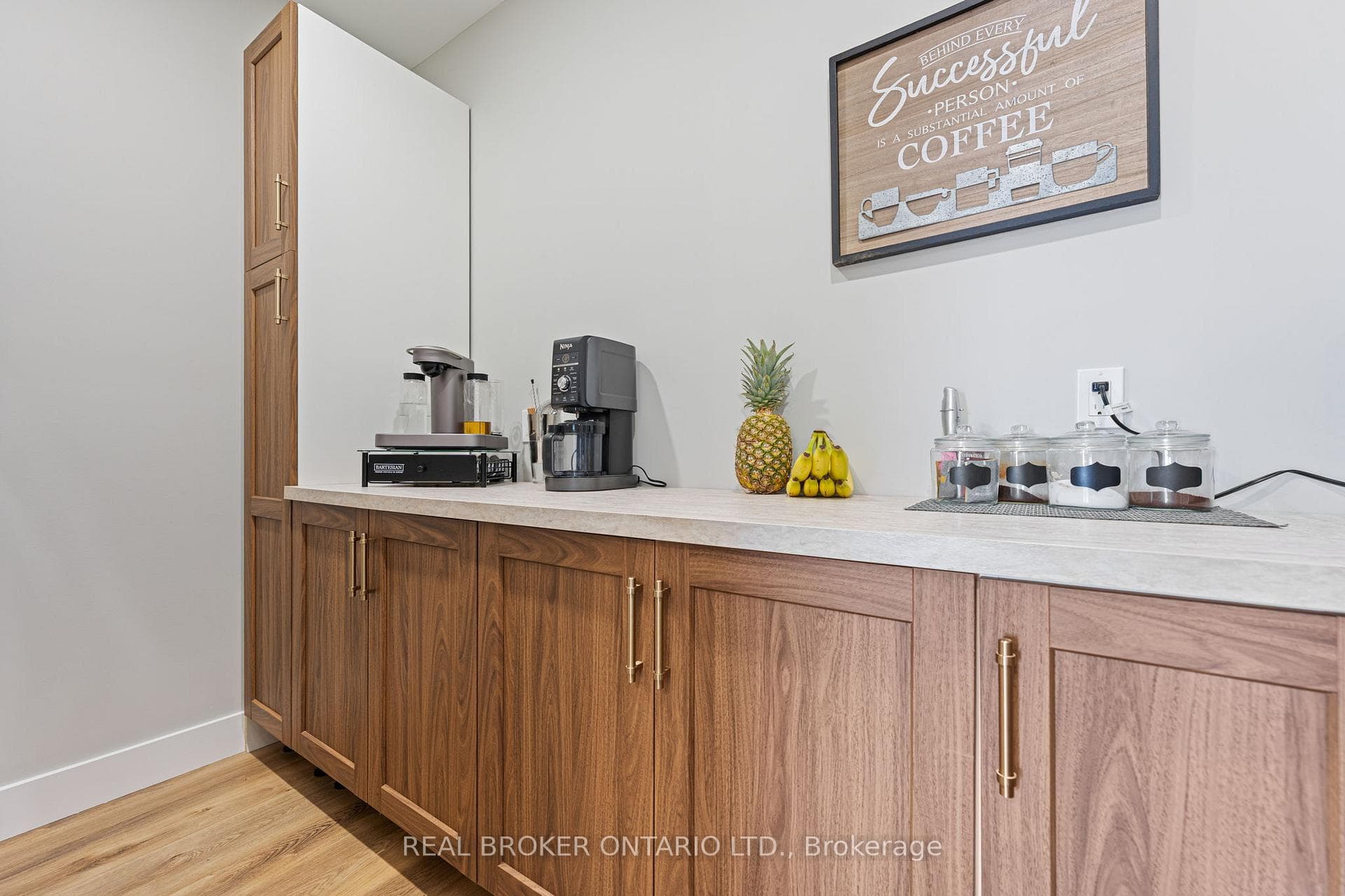 155 Gibbons Street photo 12