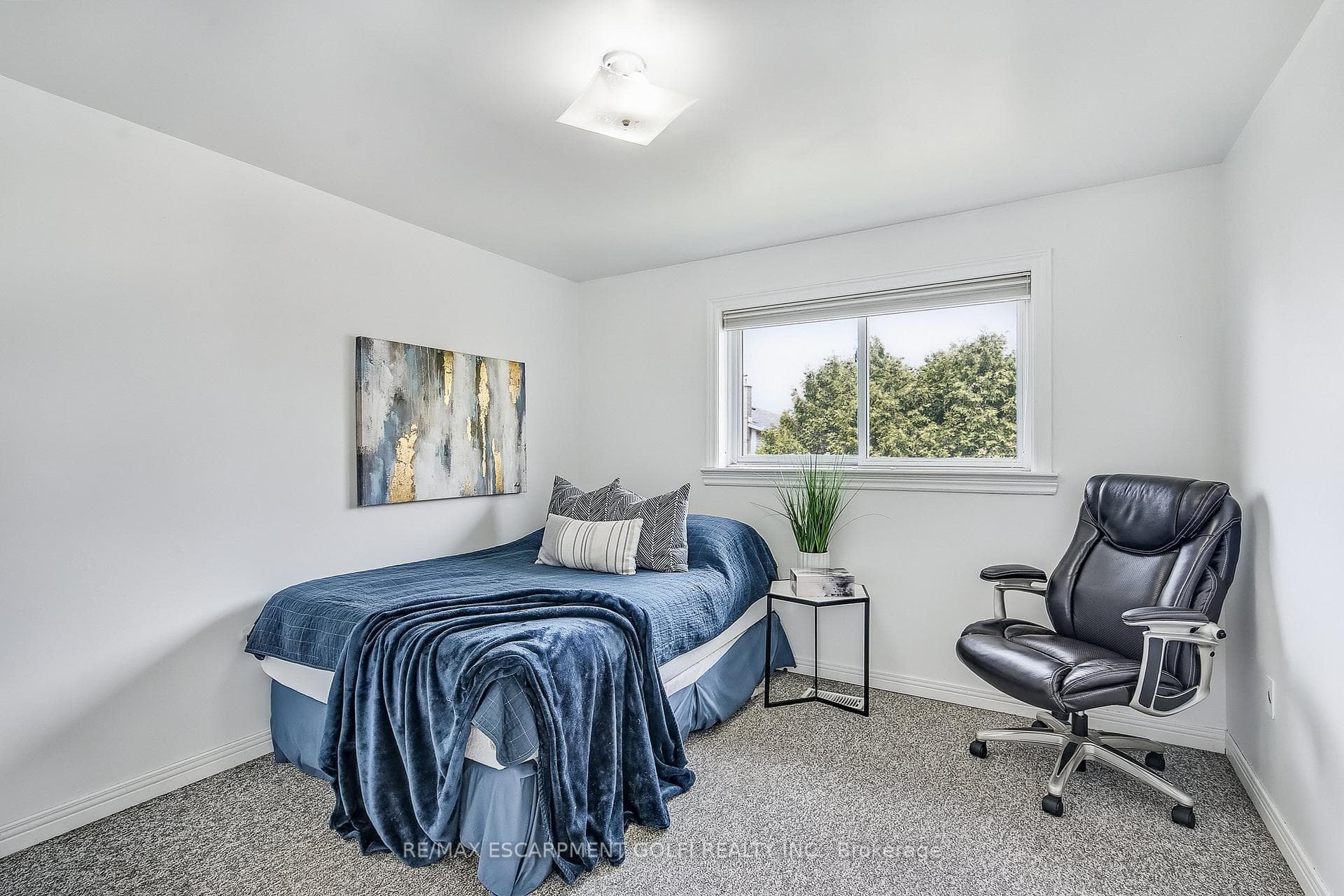 9 Valanna Court photo 19