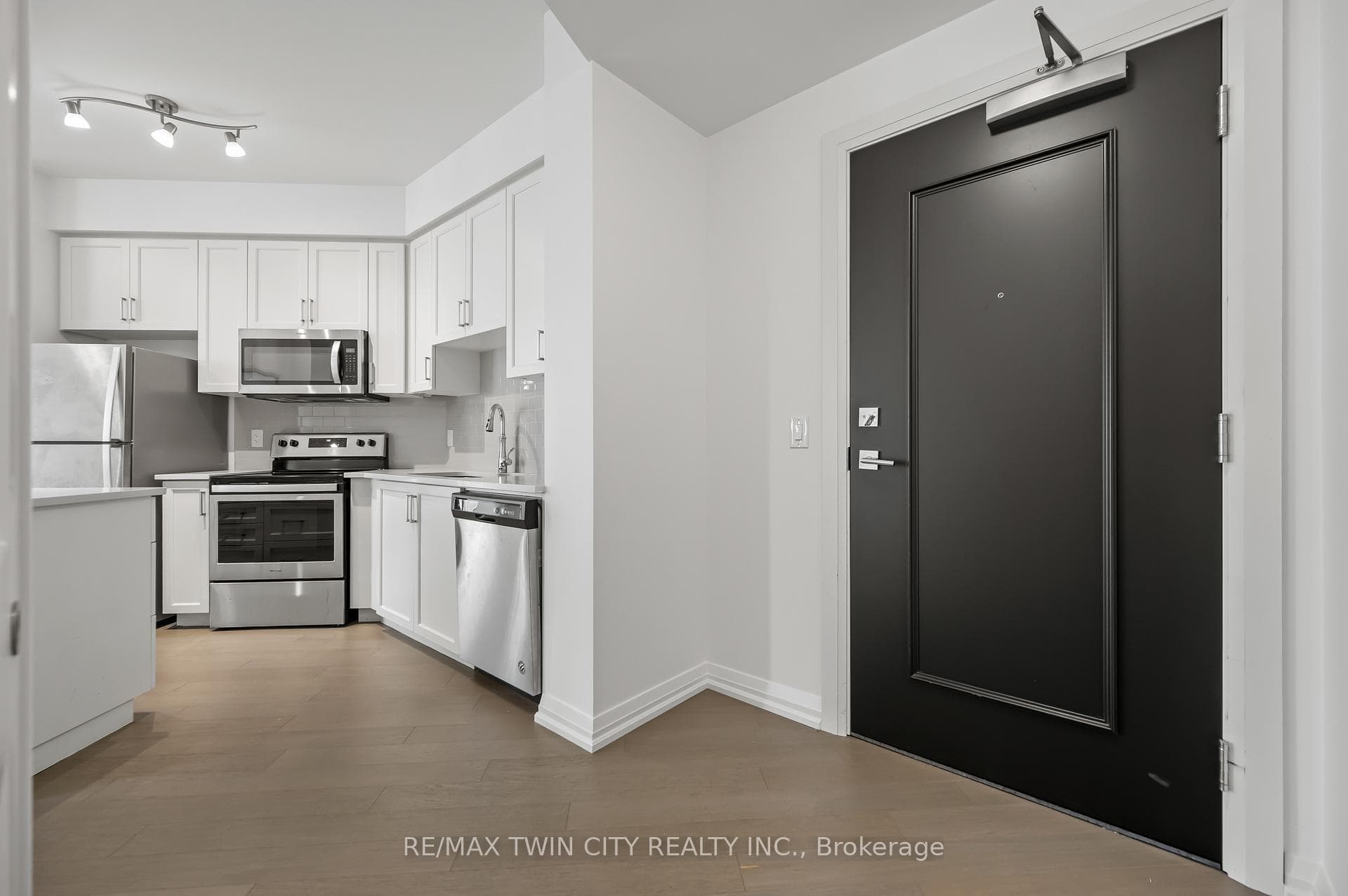 155 Caroline Street Unit 1411 photo 13