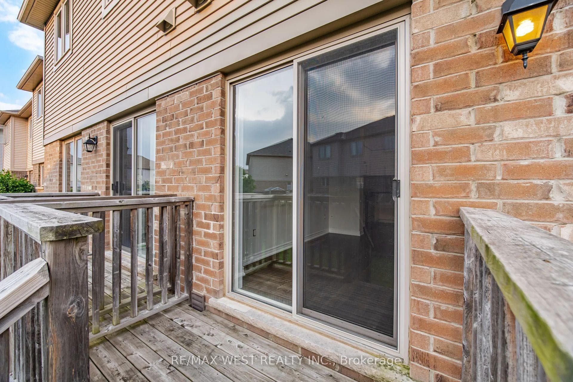 137 Echovalley Drive photo 35