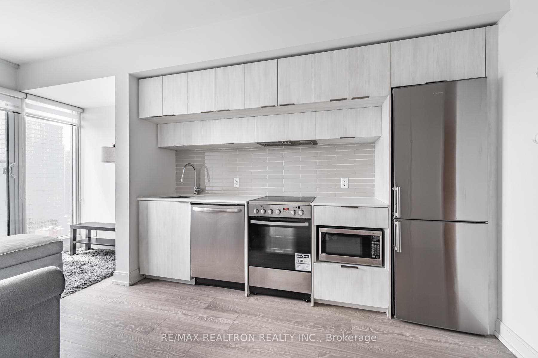 181 Dundas Street Unit 2107 photo 4