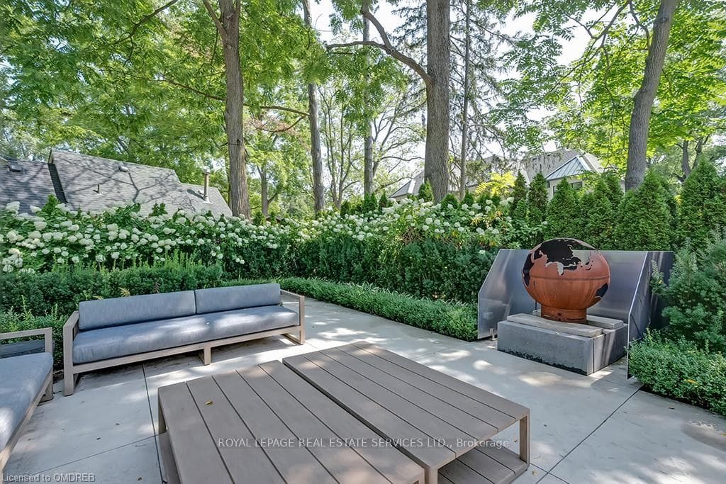 140 Chartwell Road photo 39