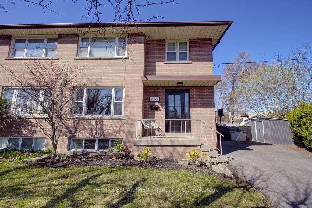 2297 BARCLAY Road photo 22