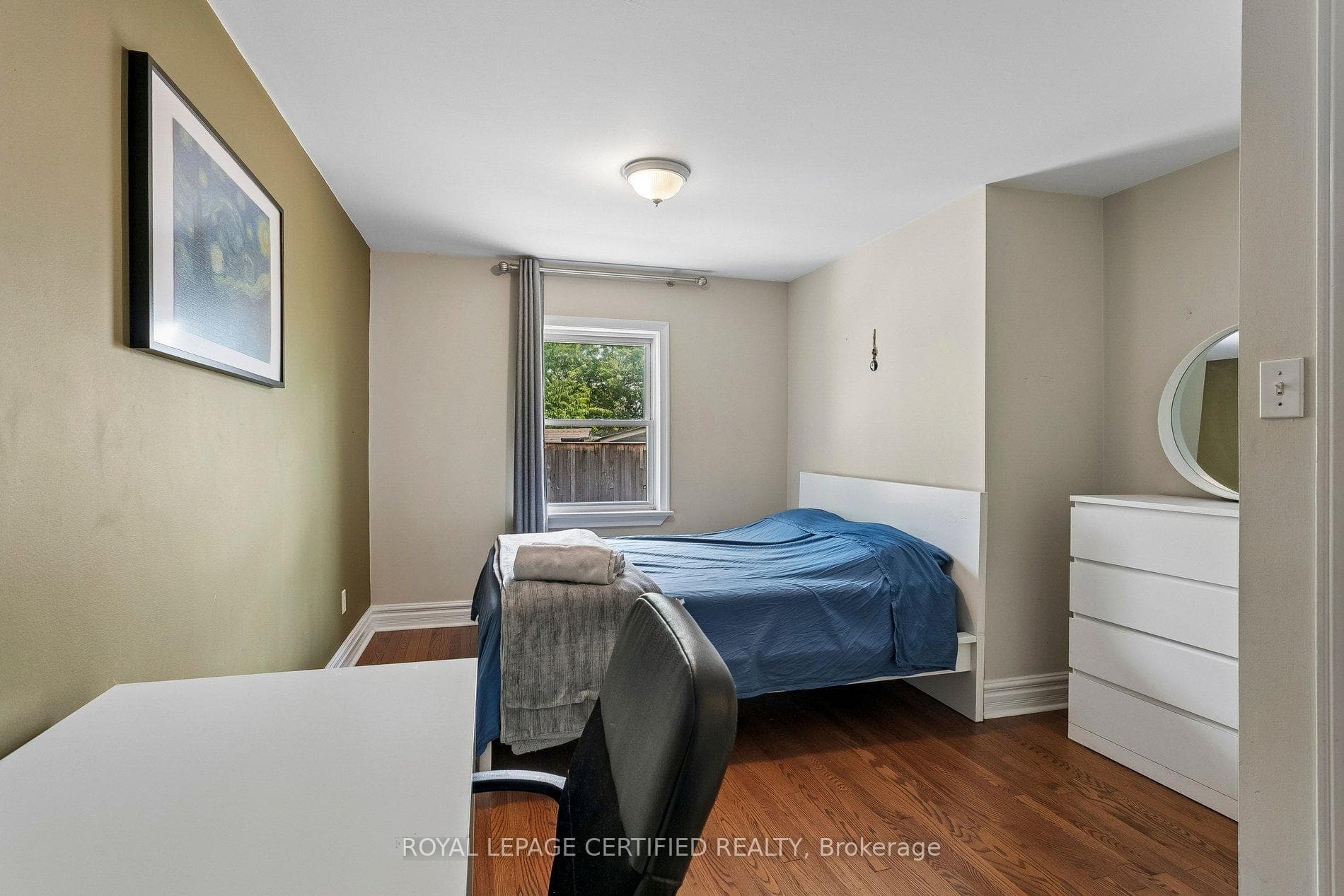 33 Donald Avenue photo 15