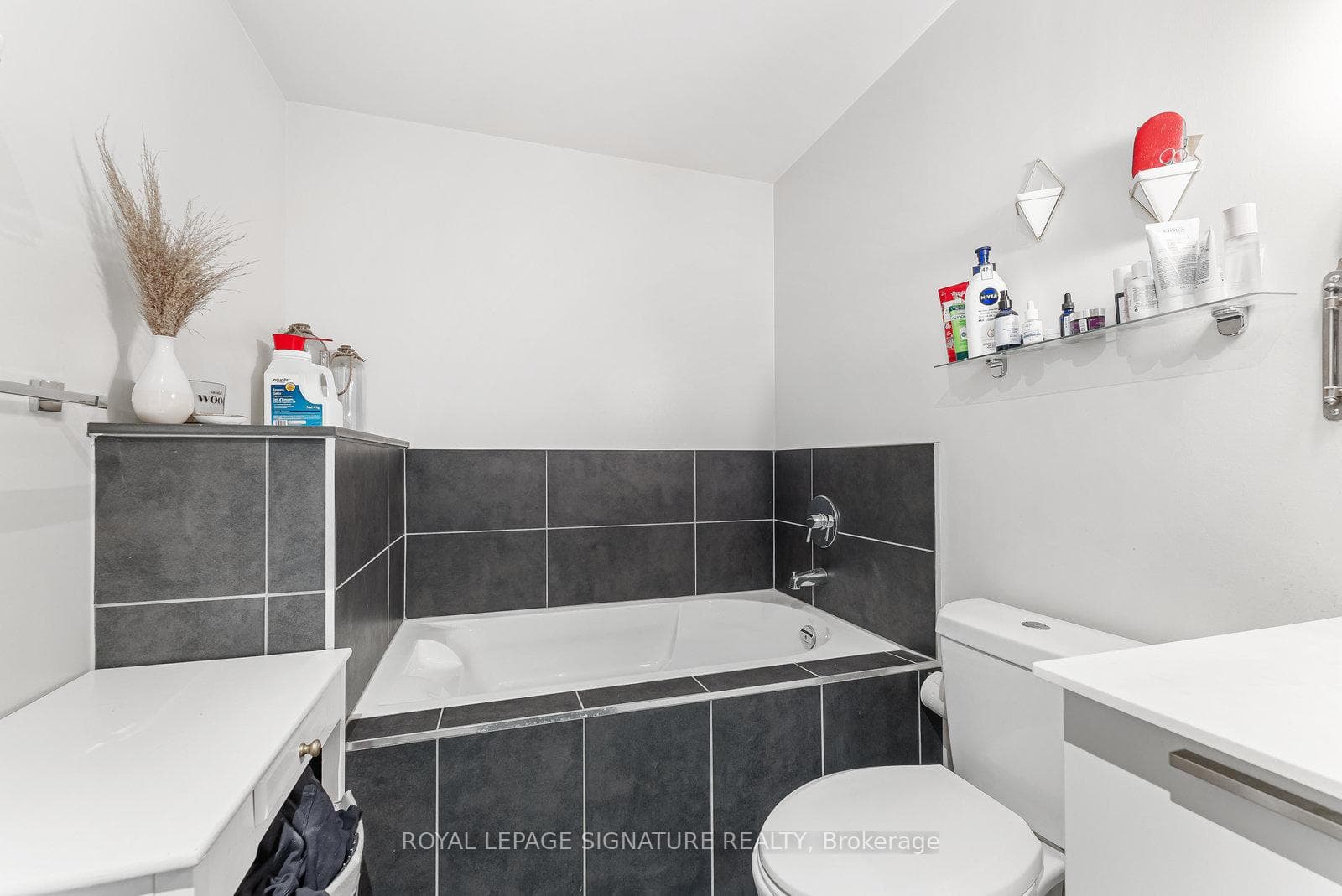 650 King Street Unit 505 photo 19