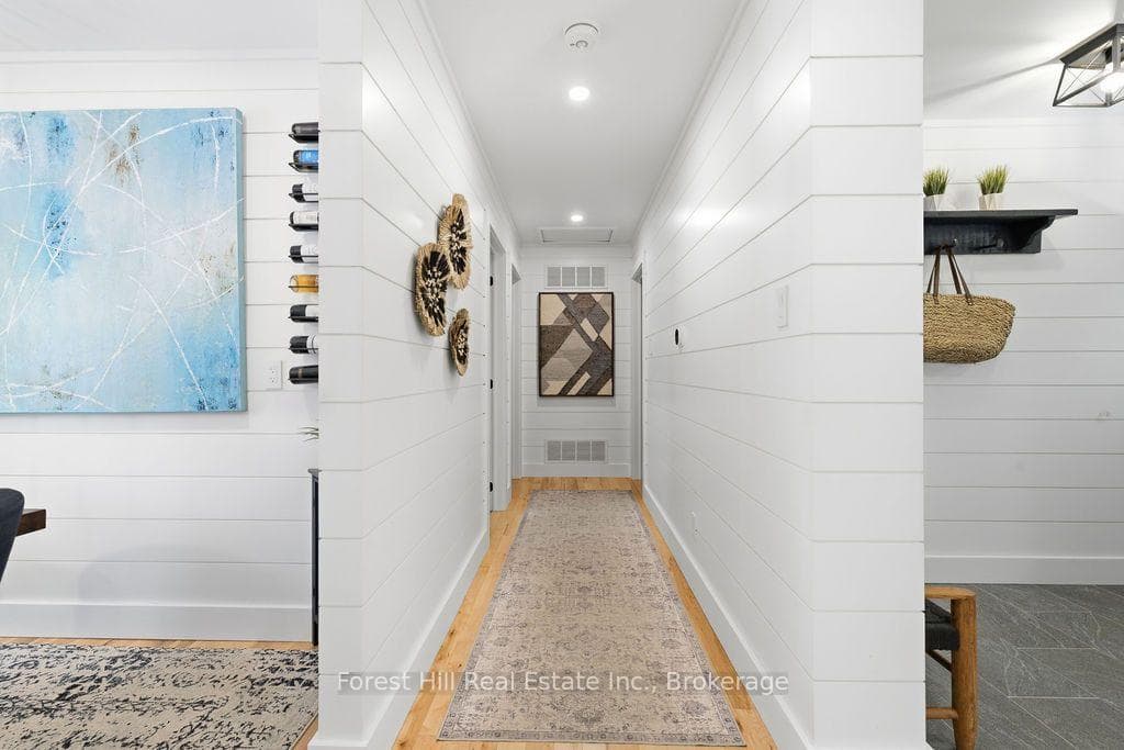 415 Wellington Street photo 18