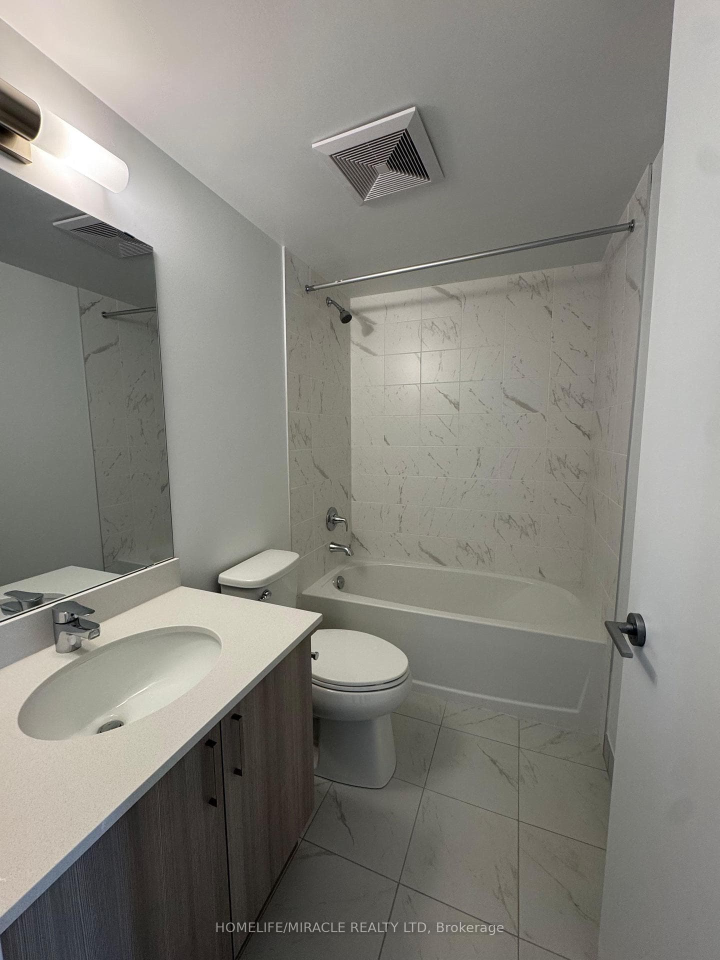 556 Marlee Avenue Unit 621 photo 3