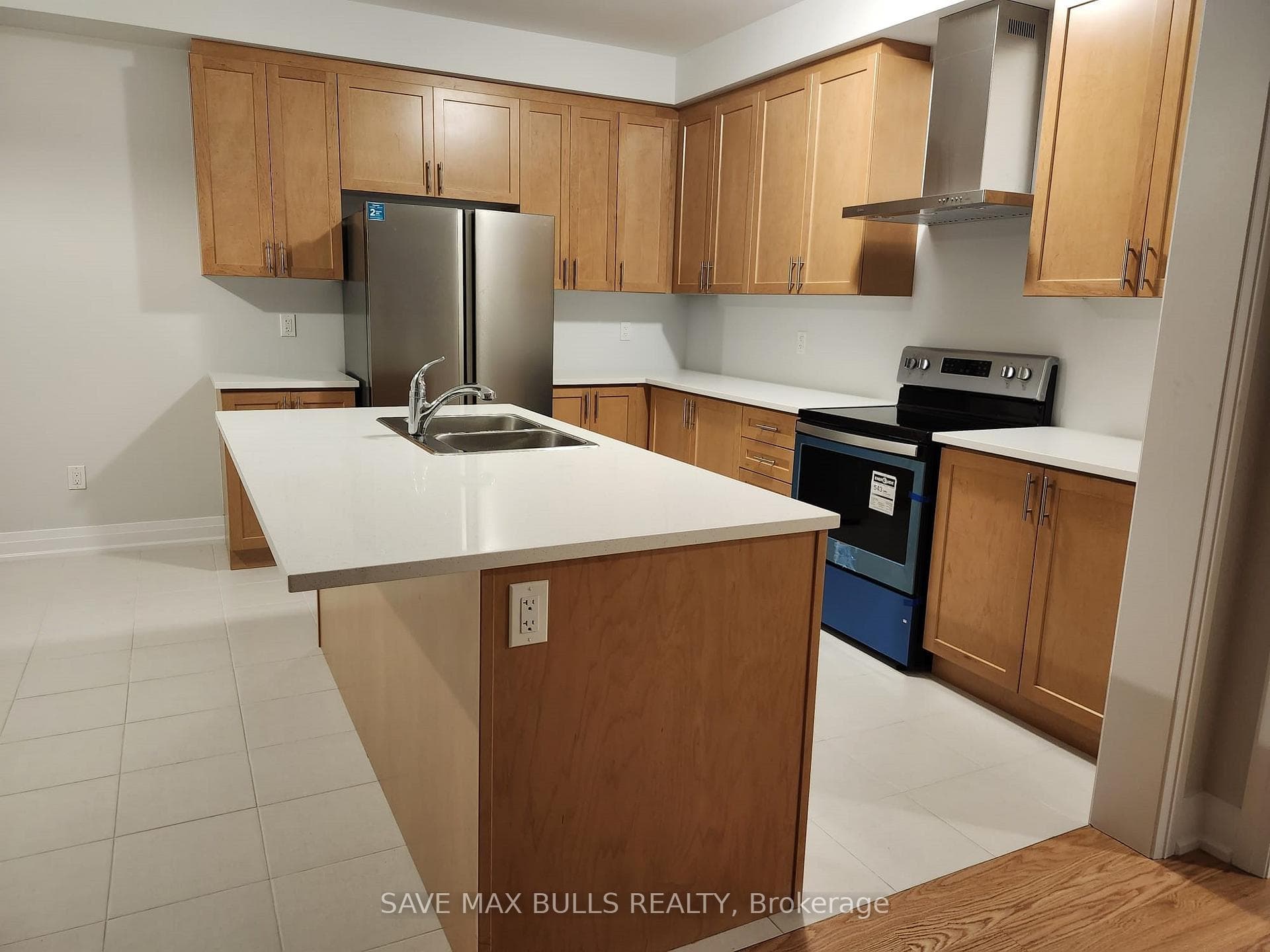 825 Knights Lane photo 4